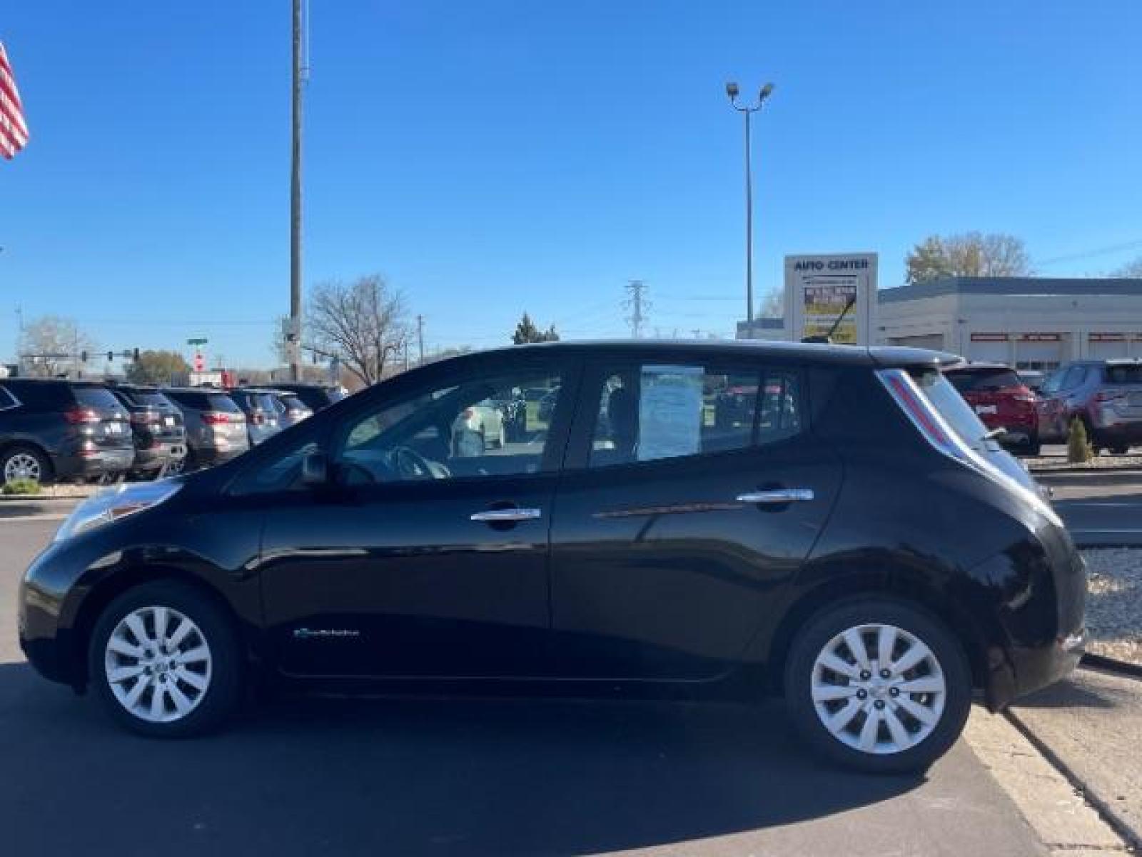 2013 Super Black Nissan LEAF S (1N4AZ0CP8DC) with an ELECTRIC engine, Continuously Variable Transmission transmission, located at 745 S Robert St, St. Paul, MN, 55107, (651) 222-2991, 44.923389, -93.081215 - Photo #2