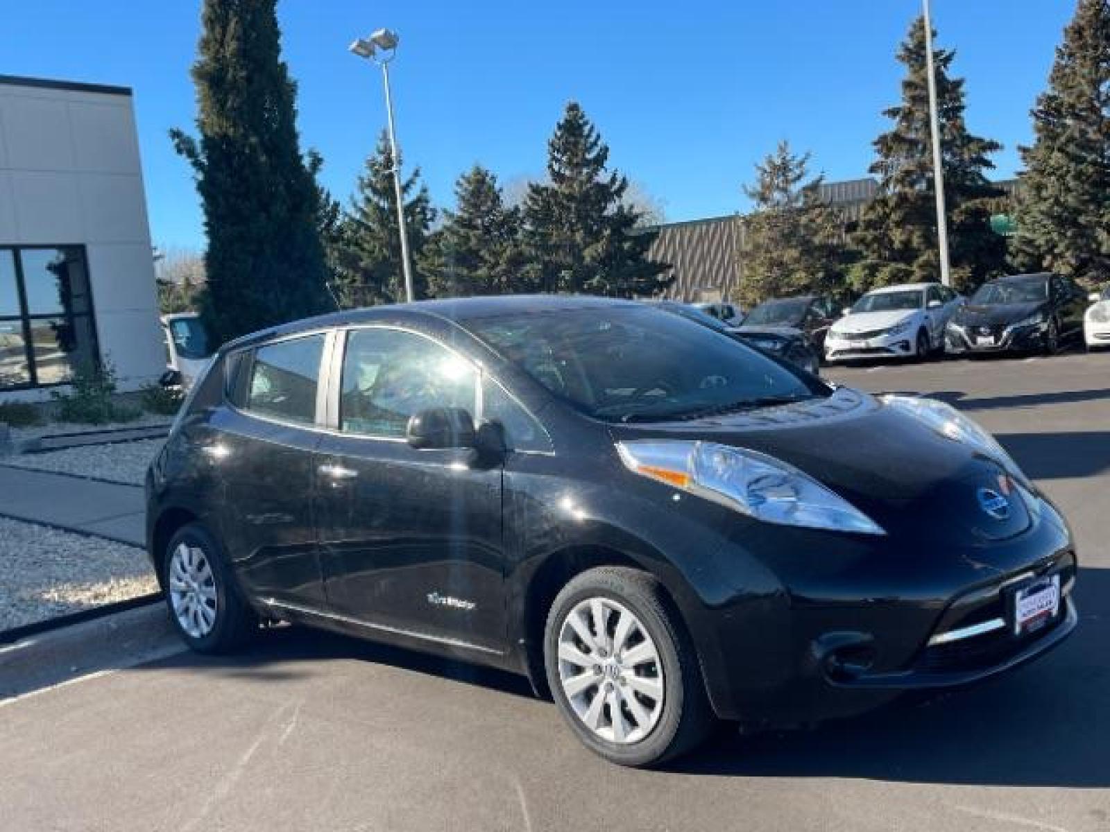 2013 Super Black Nissan LEAF S (1N4AZ0CP8DC) with an ELECTRIC engine, Continuously Variable Transmission transmission, located at 745 S Robert St, St. Paul, MN, 55107, (651) 222-2991, 44.923389, -93.081215 - Photo #7