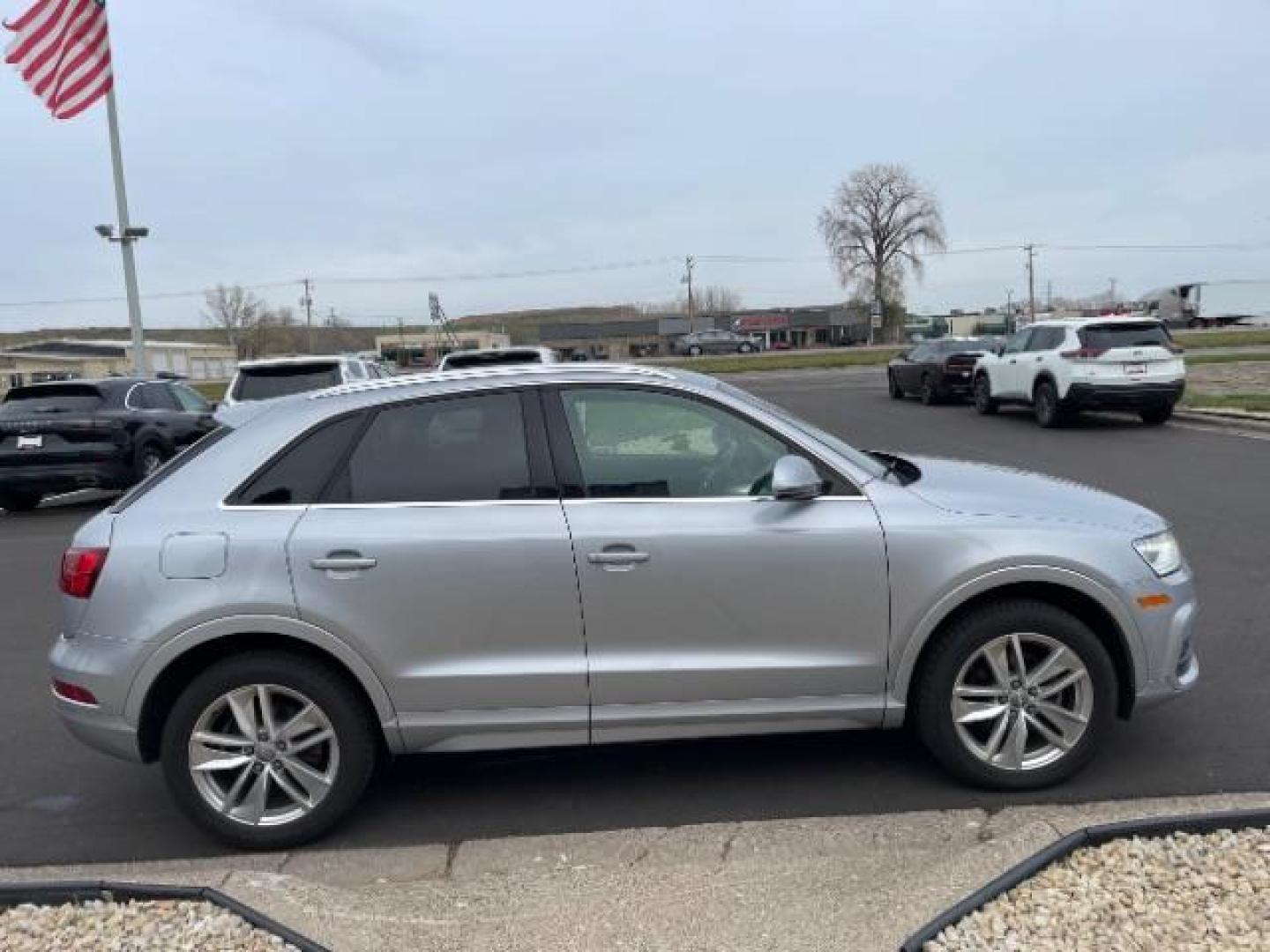 2016 Cuvee Silver Metallic Audi Q3 2.0T quattro Premium Plus (WA1EFCFS8GR) with an 2.0L L4 DOHC 24V engine, 6-Speed Automatic transmission, located at 745 S Robert St, St. Paul, MN, 55107, (651) 222-2991, 44.923389, -93.081215 - Photo#6