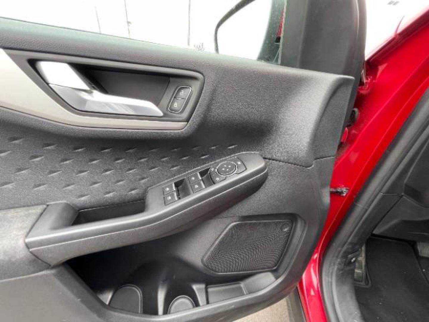 2020 Rapid Red Metallic Tinted Clearcoat Ford Escape SE AWD (1FMCU9G63LU) with an 1.5L L3 engine, 8-Speed Automatic transmission, located at 3301 W Hwy 13, Burnsville, MN, 55337, (952) 460-3200, 44.775333, -93.320808 - Photo#17