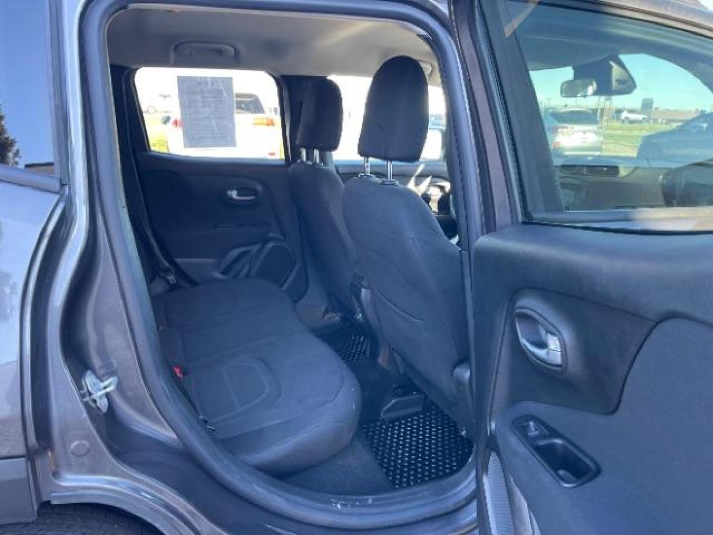 2019 GRAY Jeep Renegade Latitude 4WD (ZACNJBBB5KP) with an 2.4L L4 DOHC 16V engine, 9-Speed Automatic transmission, located at 3301 W Hwy 13, Burnsville, MN, 55337, (952) 460-3200, 44.775333, -93.320808 - Photo#12