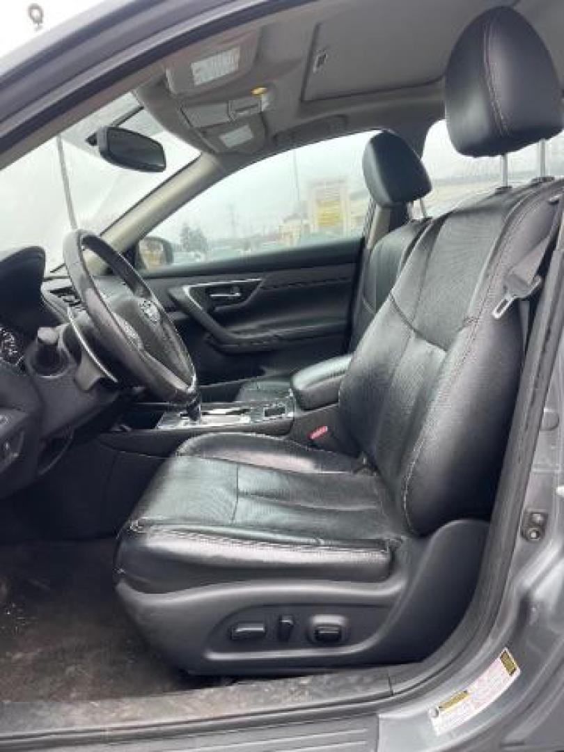 2017 GREY Nissan Altima 3.5 SL (1N4BL3APXHC) with an 3.5L V6 DOHC 24V engine, Continuously Variabl transmission, located at 3301 W Hwy 13, Burnsville, MN, 55337, (952) 460-3200, 44.775333, -93.320808 - Photo#8
