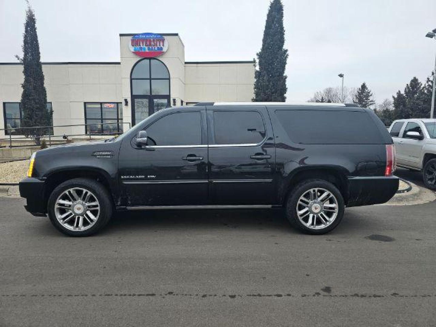 2014 Black Raven Cadillac Escalade ESV AWD Premium (1GYS4JEF6ER) with an 6.2L V8 OHV 16V FFV engine, 6-Speed Automatic transmission, located at 3301 W Hwy 13, Burnsville, MN, 55337, (952) 460-3200, 44.775333, -93.320808 - Photo#2