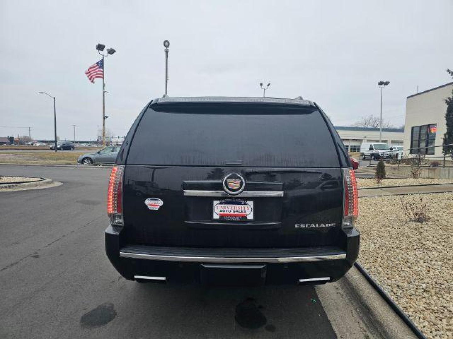 2014 Black Raven Cadillac Escalade ESV AWD Premium (1GYS4JEF6ER) with an 6.2L V8 OHV 16V FFV engine, 6-Speed Automatic transmission, located at 3301 W Hwy 13, Burnsville, MN, 55337, (952) 460-3200, 44.775333, -93.320808 - Photo#4