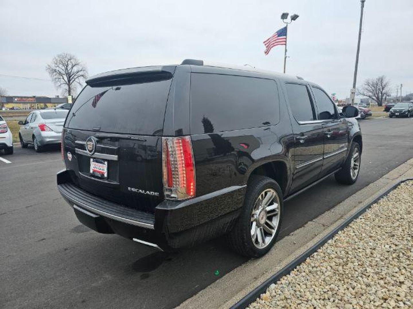 2014 Black Raven Cadillac Escalade ESV AWD Premium (1GYS4JEF6ER) with an 6.2L V8 OHV 16V FFV engine, 6-Speed Automatic transmission, located at 3301 W Hwy 13, Burnsville, MN, 55337, (952) 460-3200, 44.775333, -93.320808 - Photo#6