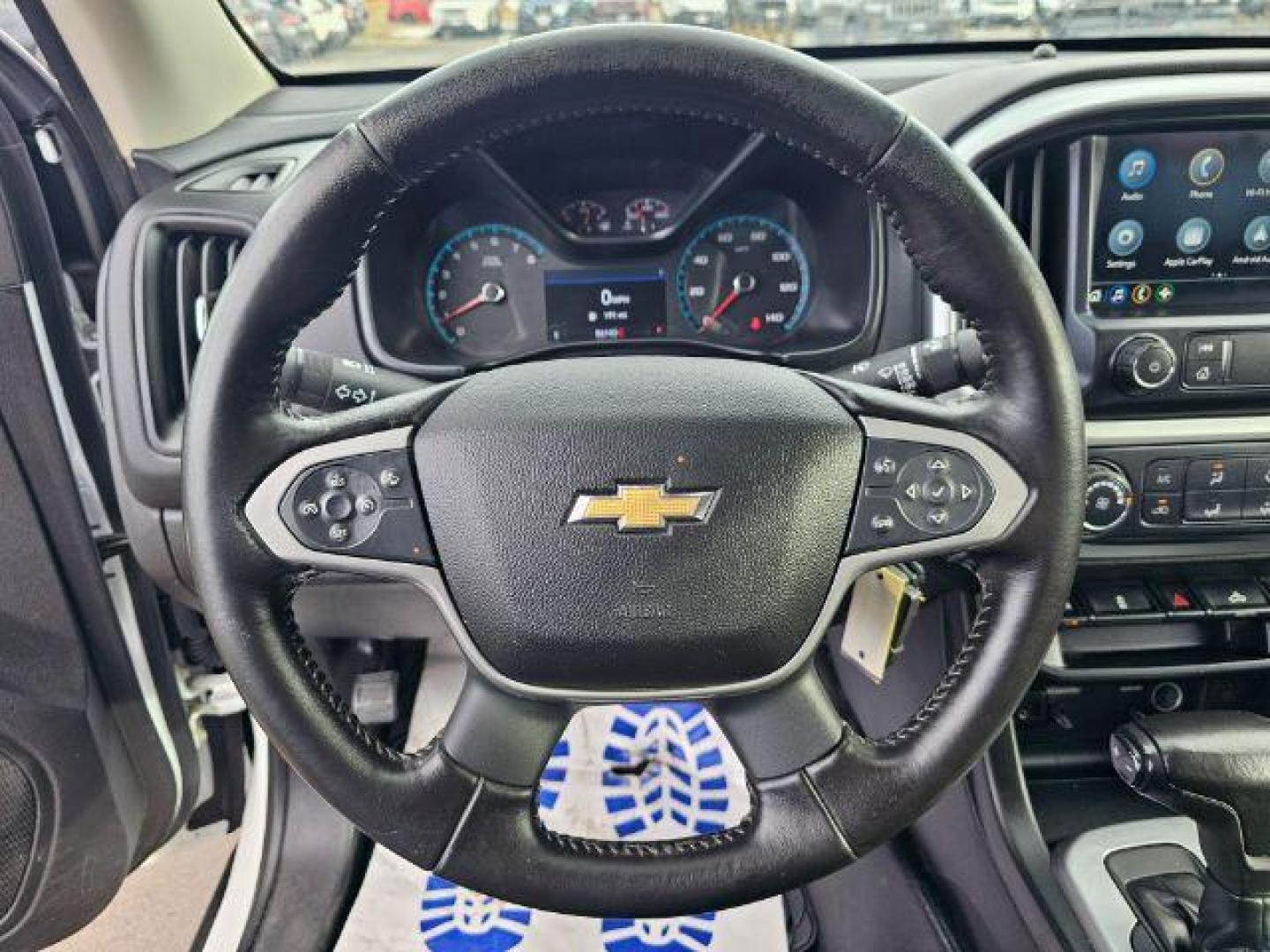 2020 Summit White Chevrolet Colorado Z71 Ext. Cab 4WD (1GCHTCEAXL1) with an 2.5L L4 DOHC 16V GAS engine, 6-Speed Automatic transmission, located at 745 S Robert St, St. Paul, MN, 55107, (651) 222-2991, 44.923389, -93.081215 - Photo#21