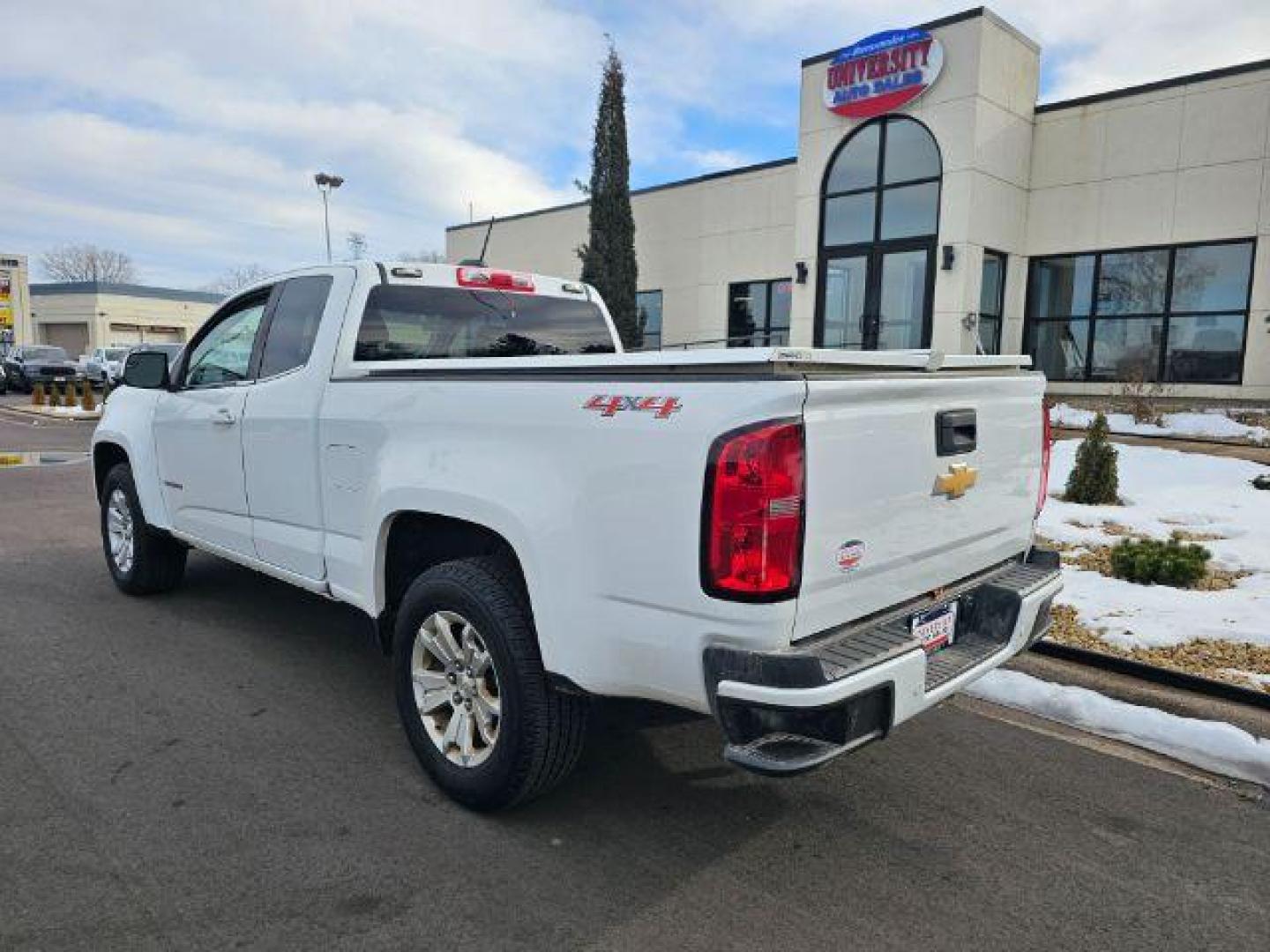 2020 Summit White Chevrolet Colorado Z71 Ext. Cab 4WD (1GCHTCEAXL1) with an 2.5L L4 DOHC 16V GAS engine, 6-Speed Automatic transmission, located at 745 S Robert St, St. Paul, MN, 55107, (651) 222-2991, 44.923389, -93.081215 - Photo#3