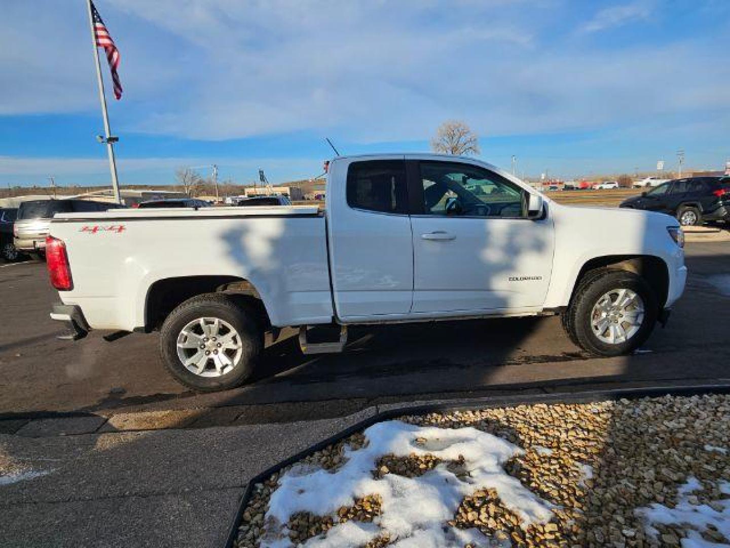 2020 Summit White Chevrolet Colorado Z71 Ext. Cab 4WD (1GCHTCEA5L1) with an 2.5L L4 DOHC 16V GAS engine, 6-Speed Automatic transmission, located at 745 S Robert St, St. Paul, MN, 55107, (651) 222-2991, 44.923389, -93.081215 - Photo#12