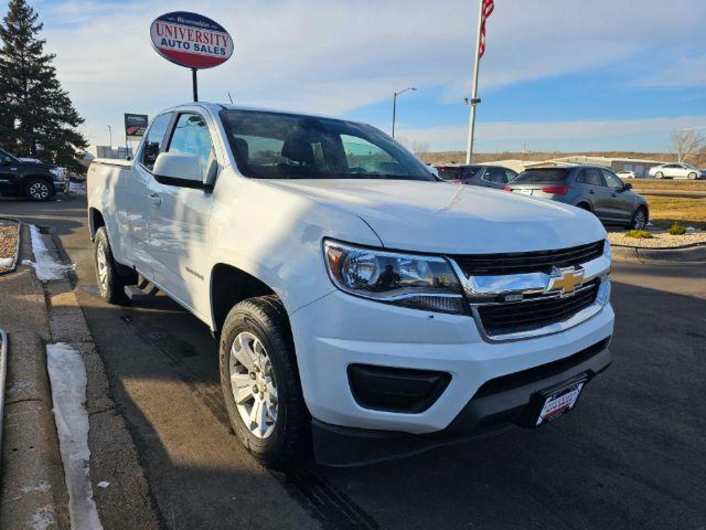 2020 Summit White Chevrolet Colorado Z71 Ext. Cab 4WD (1GCHTCEA5L1) with an 2.5L L4 DOHC 16V GAS engine, 6-Speed Automatic transmission, located at 745 S Robert St, St. Paul, MN, 55107, (651) 222-2991, 44.923389, -93.081215 - Photo#13