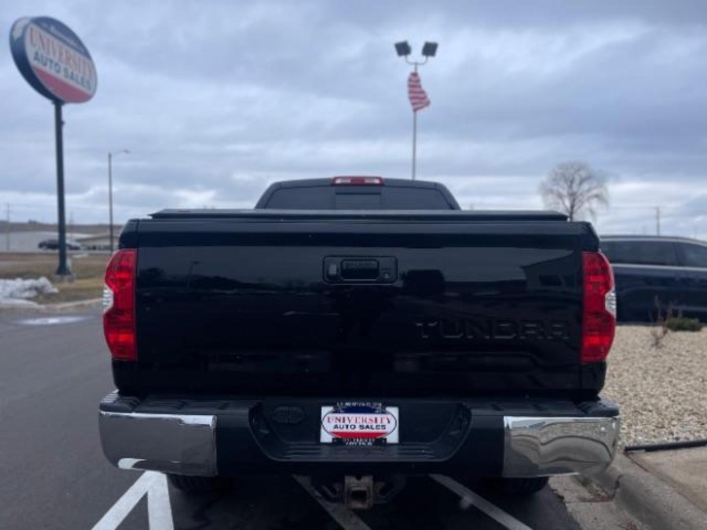 2017 Black Toyota Tundra SR5 5.7L V8 FFV Double Cab 4WD (5TFUW5F19HX) with an 5.7L V8 DOHC 32V FFV engine, 6-Speed Automatic transmission, located at 3301 W Hwy 13, Burnsville, MN, 55337, (952) 460-3200, 44.775333, -93.320808 - Photo#7