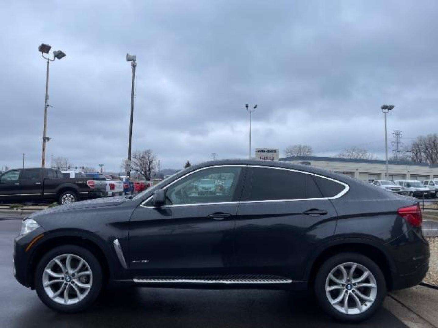 2015 Space Gray Metallic BMW X6 xDrive35i (5UXKU2C57F0) with an 3.0L L6 DOHC 24V engine, 8-Speed Automatic transmission, located at 745 S Robert St, St. Paul, MN, 55107, (651) 222-2991, 44.923389, -93.081215 - Photo#11