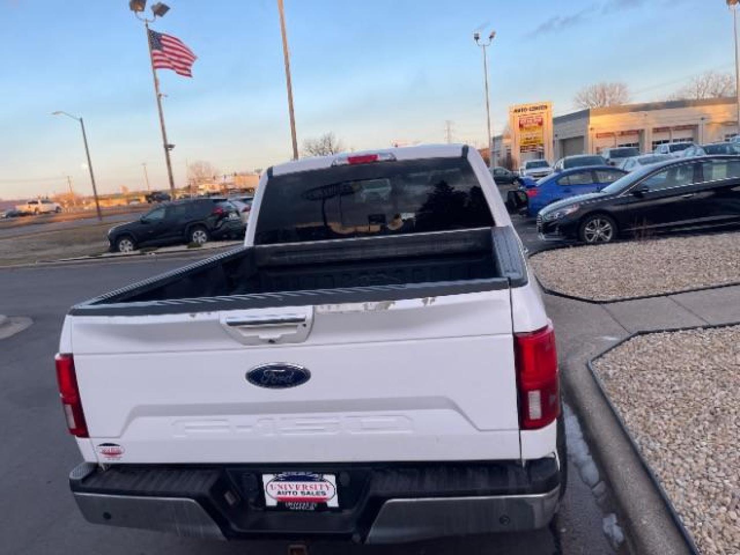 2018 Oxford White Ford F-150 Lariat SuperCrew 5.5-ft. Bed 4WD (1FTEW1E57JK) with an 5.0L V8 OHV 32V engine, 6-Speed Automatic transmission, located at 3301 W Hwy 13, Burnsville, MN, 55337, (952) 460-3200, 44.775333, -93.320808 - Photo#4