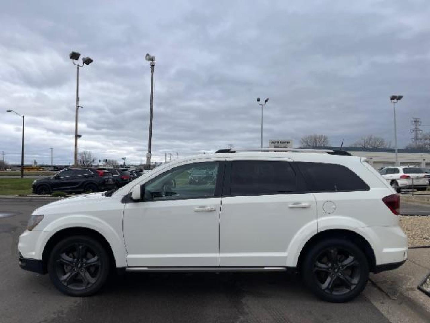 2018 Vice White Dodge Journey Crossroad AWD (3C4PDDGG3JT) with an 3.6L V6 DOHC 24V engine, 6-Speed Automatic transmission, located at 3301 W Hwy 13, Burnsville, MN, 55337, (952) 460-3200, 44.775333, -93.320808 - Photo#3