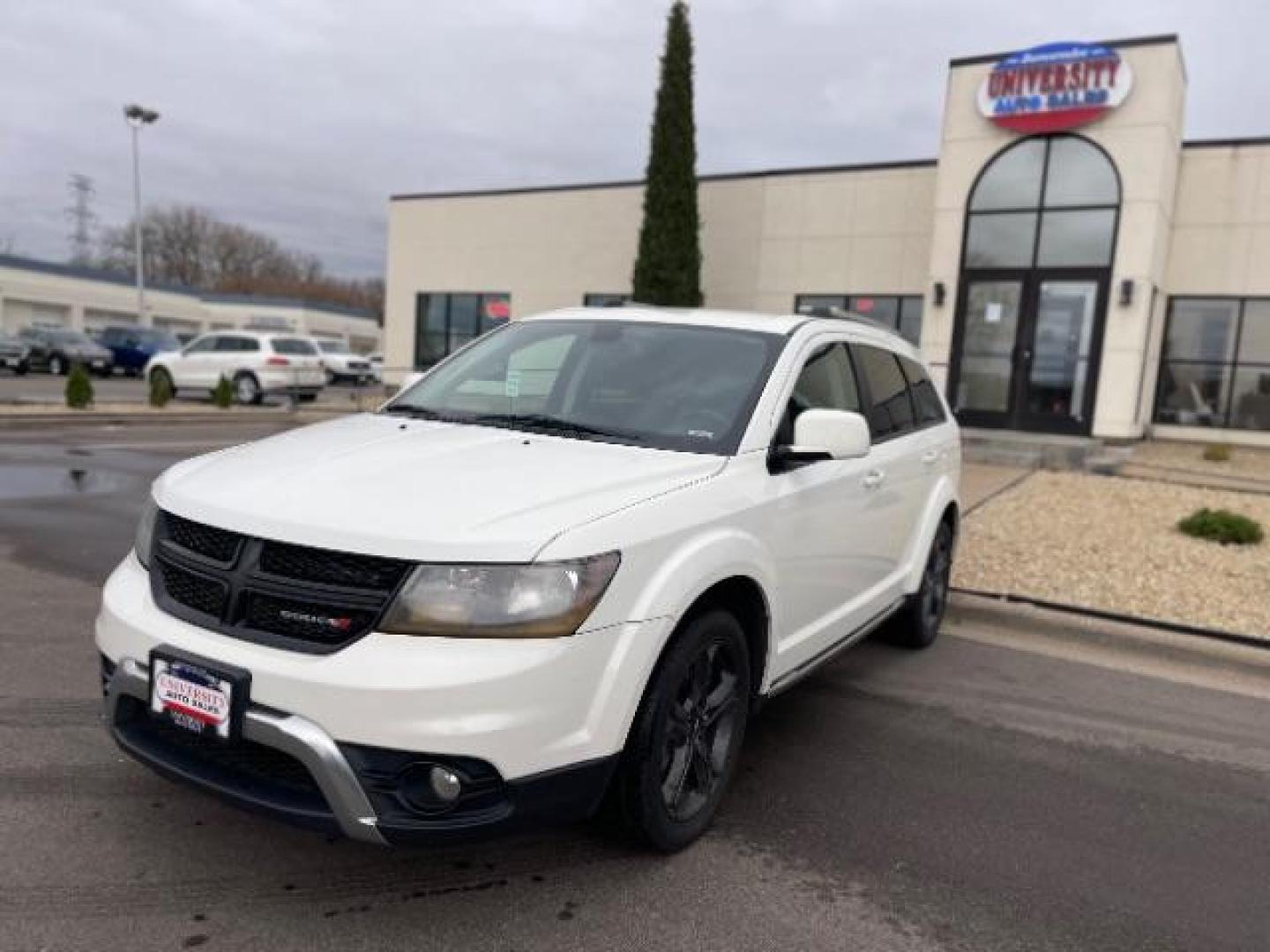 2018 Vice White Dodge Journey Crossroad AWD (3C4PDDGG3JT) with an 3.6L V6 DOHC 24V engine, 6-Speed Automatic transmission, located at 3301 W Hwy 13, Burnsville, MN, 55337, (952) 460-3200, 44.775333, -93.320808 - Photo#4