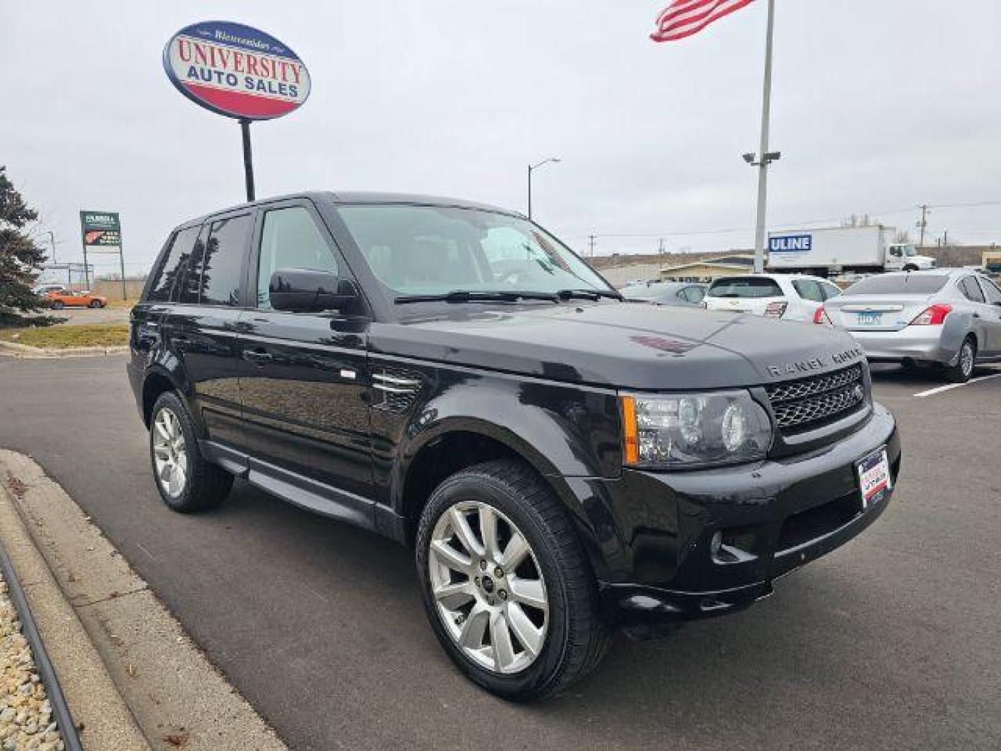 2013 Santorini Black Meta Land Rover Range Rover Sport HSE (SALSF2D42DA) with an 4.4L V8 DOHC 32V engine, 8-Speed Automatic transmission, located at 745 S Robert St, St. Paul, MN, 55107, (651) 222-2991, 44.923389, -93.081215 - Photo#8