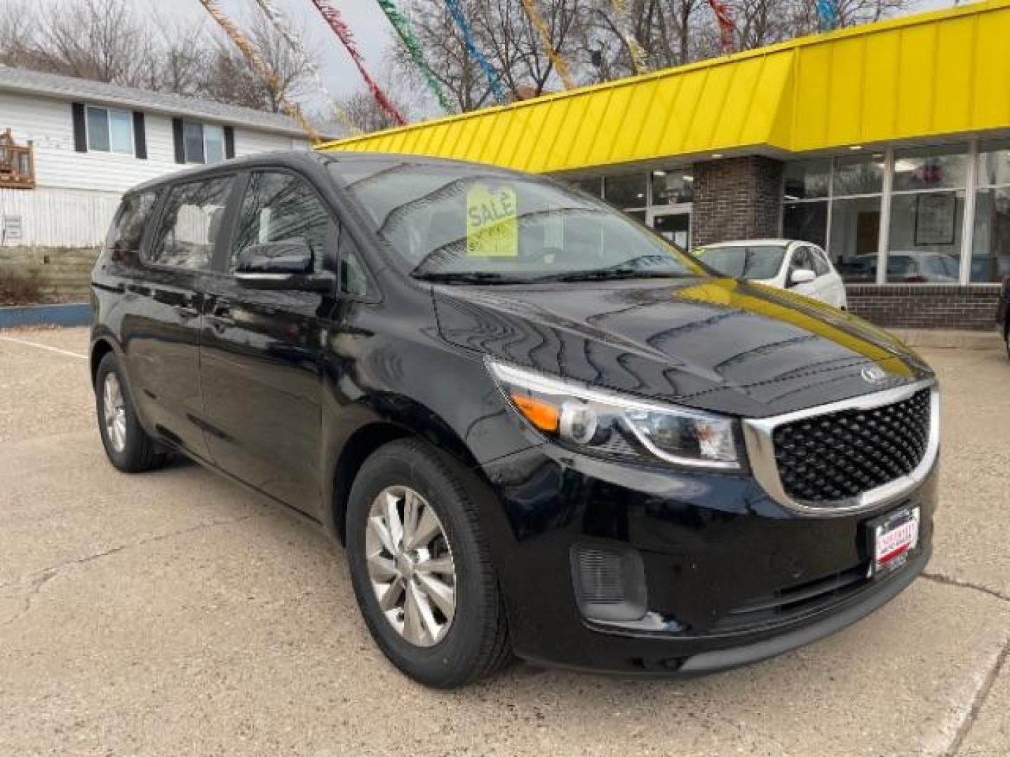 2018 Kia Sedona L (KNDMA5C11J6) with an 3.3L V6 DOHC 24V engine, 6-Speed Automatic transmission, located at 3301 W Hwy 13, Burnsville, MN, 55337, (952) 460-3200, 44.775333, -93.320808 - Photo#2
