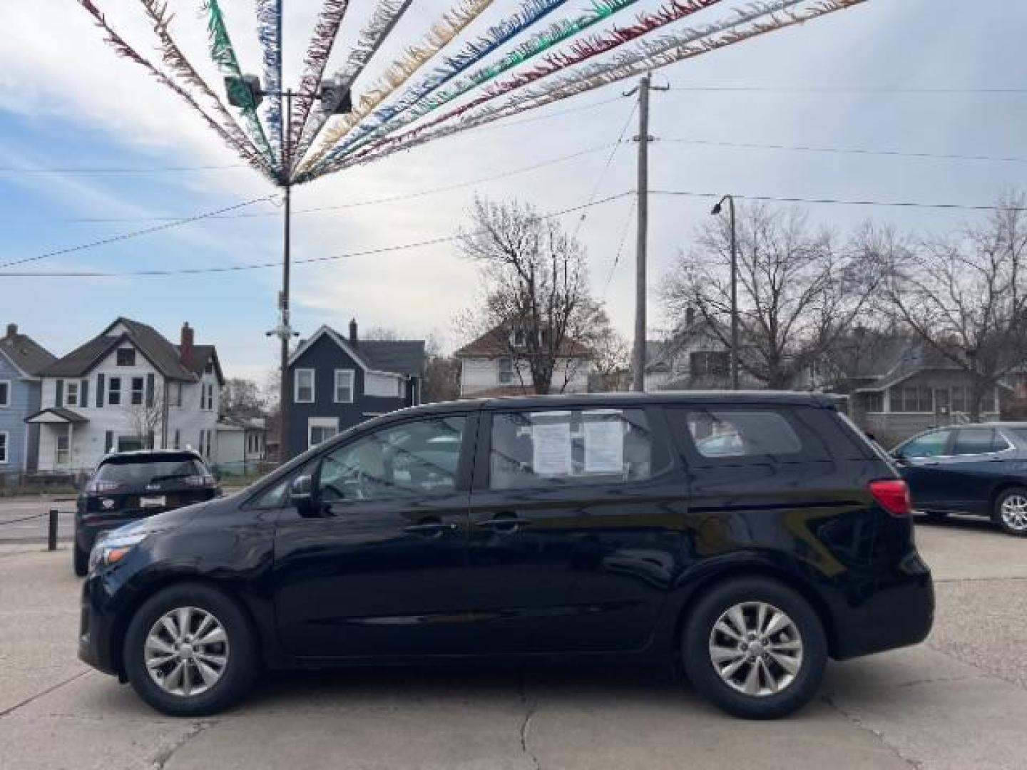 2018 Kia Sedona L (KNDMA5C11J6) with an 3.3L V6 DOHC 24V engine, 6-Speed Automatic transmission, located at 3301 W Hwy 13, Burnsville, MN, 55337, (952) 460-3200, 44.775333, -93.320808 - Photo#7