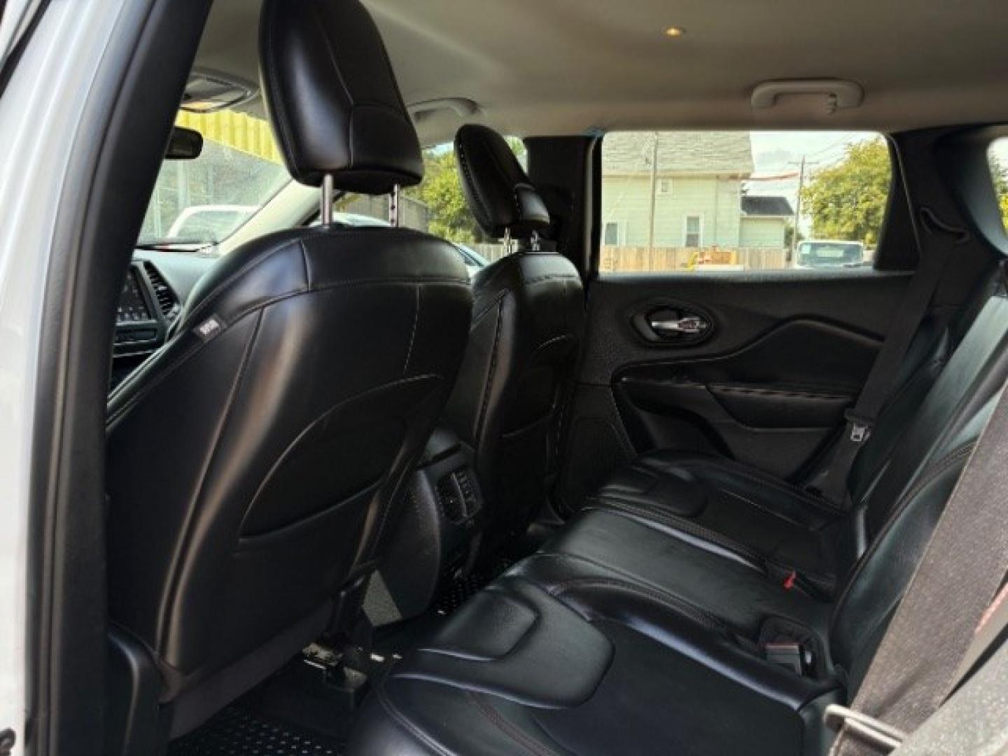 2020 Bright White Clear C Jeep Cherokee Trailhawk 4WD (1C4PJMBXXLD) with an 3.2L V6 DOHC 24V engine, 9-Speed Automatic transmission, located at 745 S Robert St, St. Paul, MN, 55107, (651) 222-2991, 44.923389, -93.081215- Photo#11