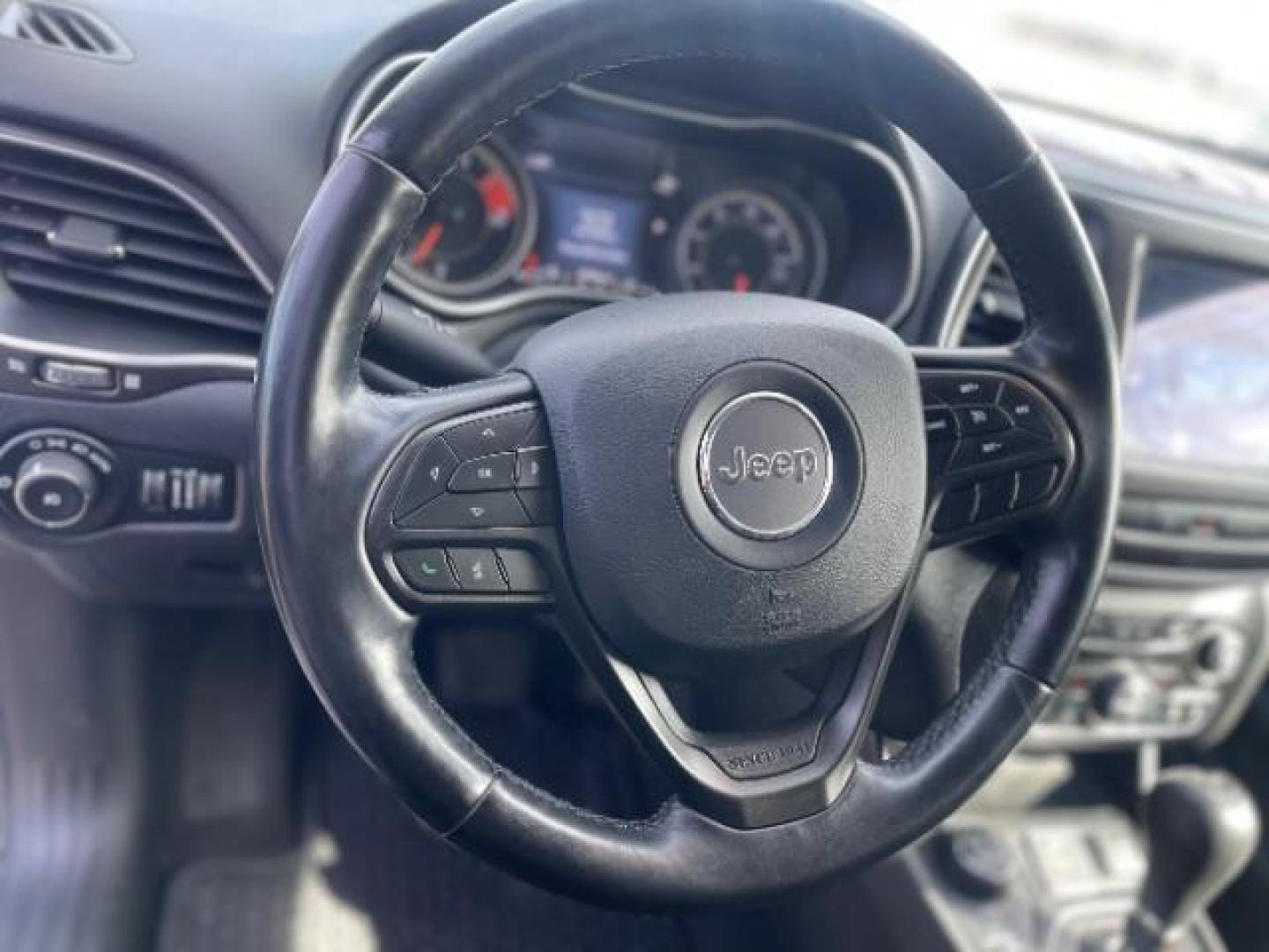 2020 Bright White Clear Coat Jeep Cherokee Trailhawk 4WD (1C4PJMBXXLD) with an 3.2L V6 DOHC 24V engine, 9-Speed Automatic transmission, located at 745 S Robert St, St. Paul, MN, 55107, (651) 222-2991, 44.923389, -93.081215 - Photo#16