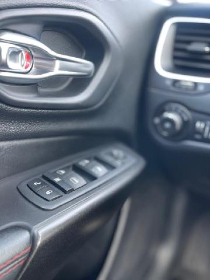 2020 Bright White Clear Coat Jeep Cherokee Trailhawk 4WD (1C4PJMBXXLD) with an 3.2L V6 DOHC 24V engine, 9-Speed Automatic transmission, located at 745 S Robert St, St. Paul, MN, 55107, (651) 222-2991, 44.923389, -93.081215 - Photo#17