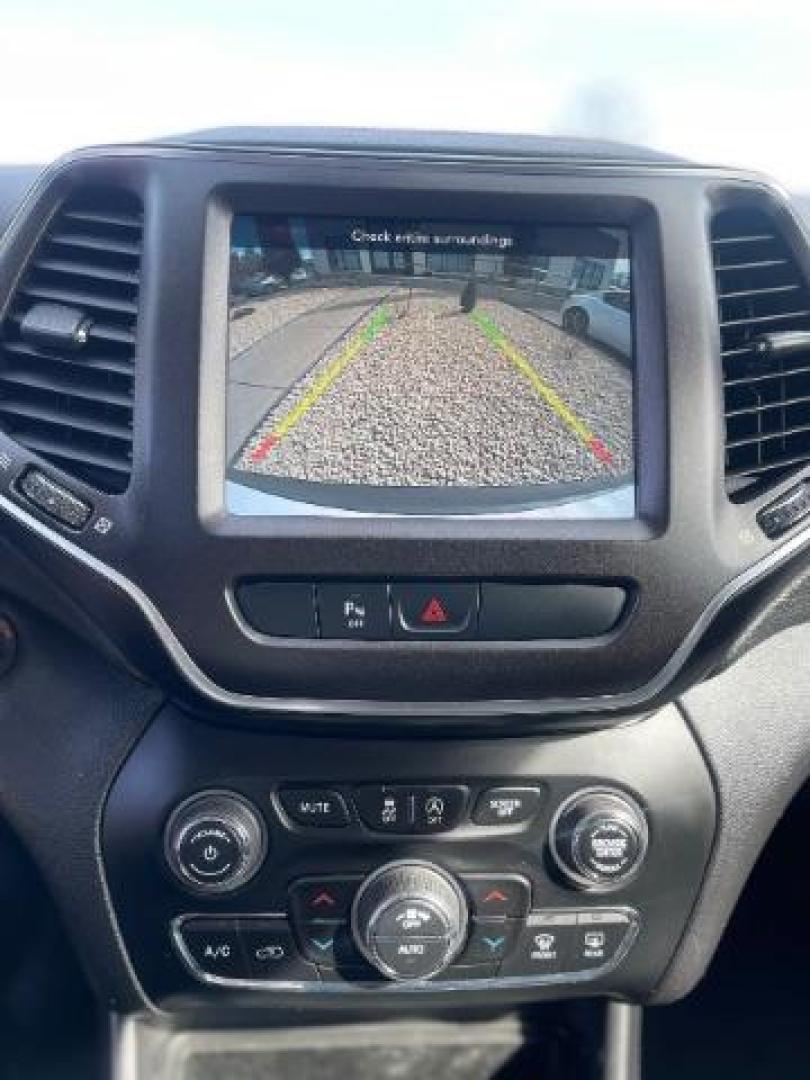 2020 Bright White Clear Coat Jeep Cherokee Trailhawk 4WD (1C4PJMBXXLD) with an 3.2L V6 DOHC 24V engine, 9-Speed Automatic transmission, located at 745 S Robert St, St. Paul, MN, 55107, (651) 222-2991, 44.923389, -93.081215 - Photo#18