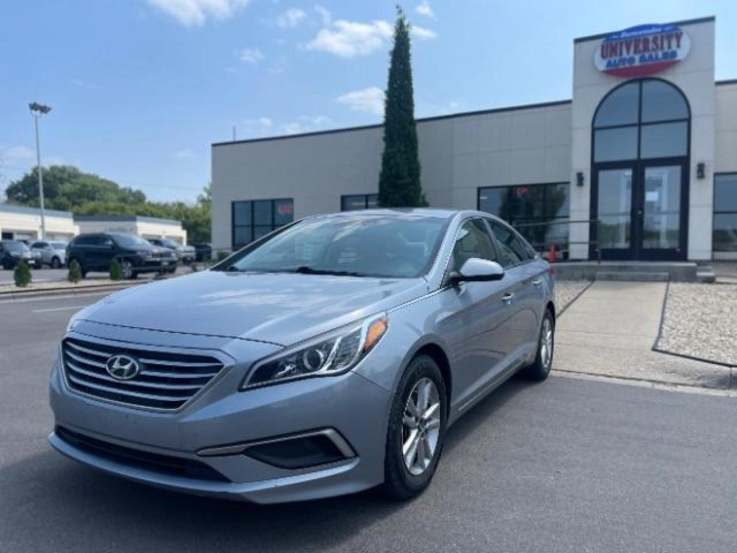 2017 Shale Gray Metallic Hyundai Sonata SE (5NPE24AF0HH) with an 2.4L L4 DOHC 16V engine, 7-Speed Automatic transmission, located at 3301 W Hwy 13, Burnsville, MN, 55337, (952) 460-3200, 44.775333, -93.320808 - Photo#9