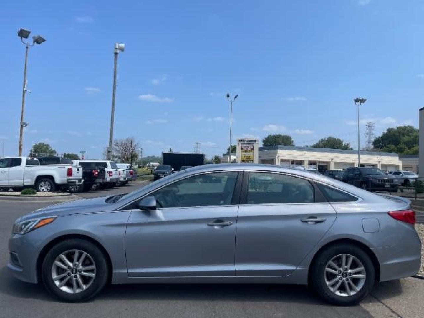 2017 Shale Gray Metallic Hyundai Sonata SE (5NPE24AF0HH) with an 2.4L L4 DOHC 16V engine, 7-Speed Automatic transmission, located at 3301 W Hwy 13, Burnsville, MN, 55337, (952) 460-3200, 44.775333, -93.320808 - Photo#10