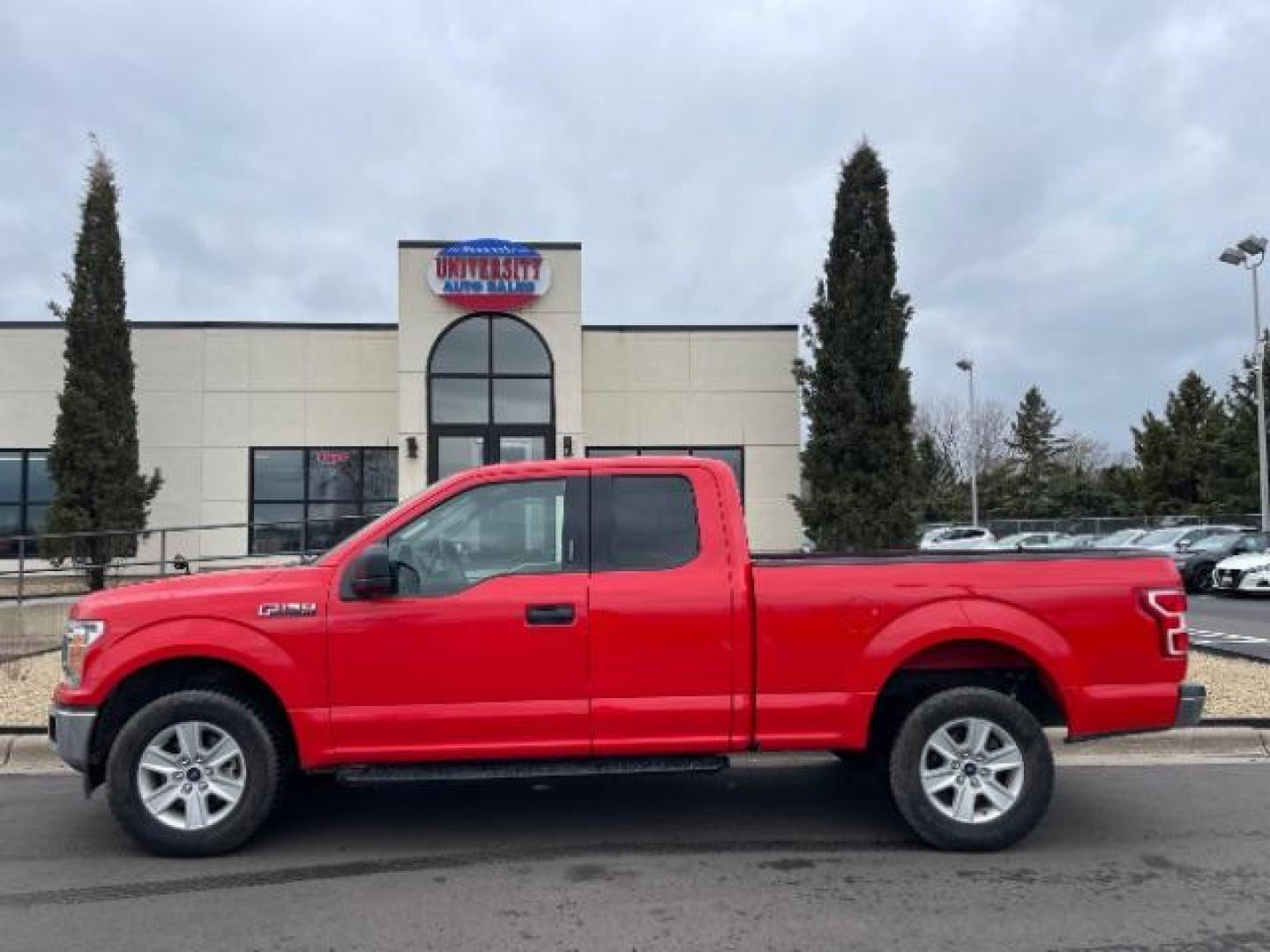 2020 Race Red Ford F-150 XLT SuperCab 6.5-ft. Bed 4WD (1FTFX1E52LK) with an 5.0L V8 OHV 16V engine, 6-Speed Automatic transmission, located at 3301 W Hwy 13, Burnsville, MN, 55337, (952) 460-3200, 44.775333, -93.320808 - Photo#2