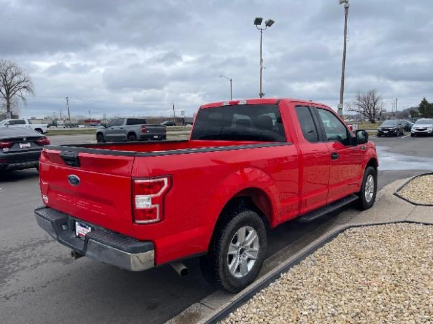 2020 Race Red Ford F-150 XLT SuperCab 6.5-ft. Bed 4WD (1FTFX1E52LK) with an 5.0L V8 OHV 16V engine, 6-Speed Automatic transmission, located at 3301 W Hwy 13, Burnsville, MN, 55337, (952) 460-3200, 44.775333, -93.320808 - Photo#5