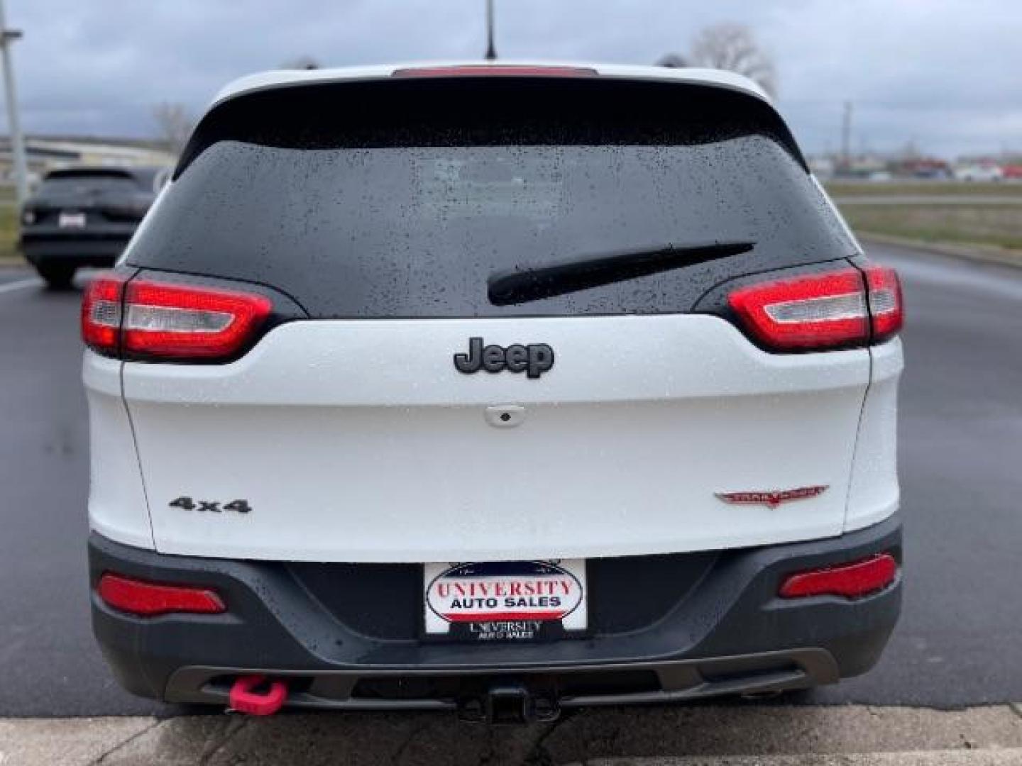 2016 Bright White Clear Coat Jeep Cherokee Trailhawk 4WD (1C4PJMBS5GW) with an 3.2L V6 DOHC 24V engine, 9-Speed Automatic transmission, located at 745 S Robert St, St. Paul, MN, 55107, (651) 222-2991, 44.923389, -93.081215 - Photo#12