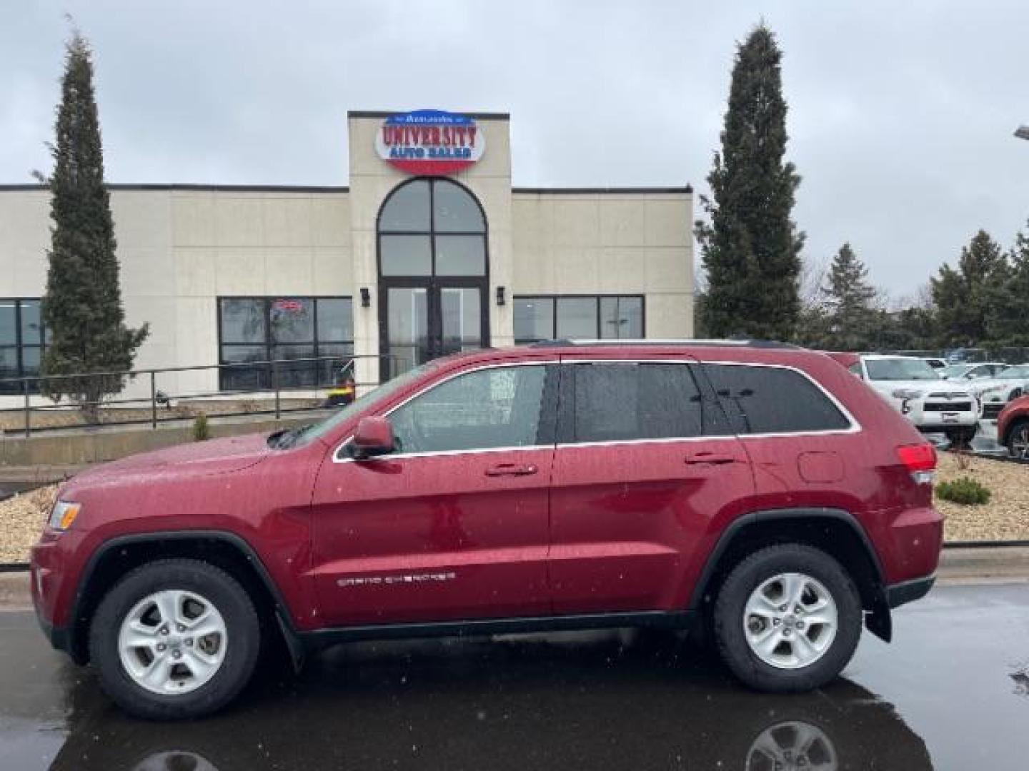 2015 Dp Cherry Red Crystal PC Jeep Grand Cherokee Laredo 4WD (1C4RJFAG2FC) with an 3.6L V6 DOHC 24V engine, 8-Speed Automatic transmission, located at 3301 W Hwy 13, Burnsville, MN, 55337, (952) 460-3200, 44.775333, -93.320808 - Photo#2