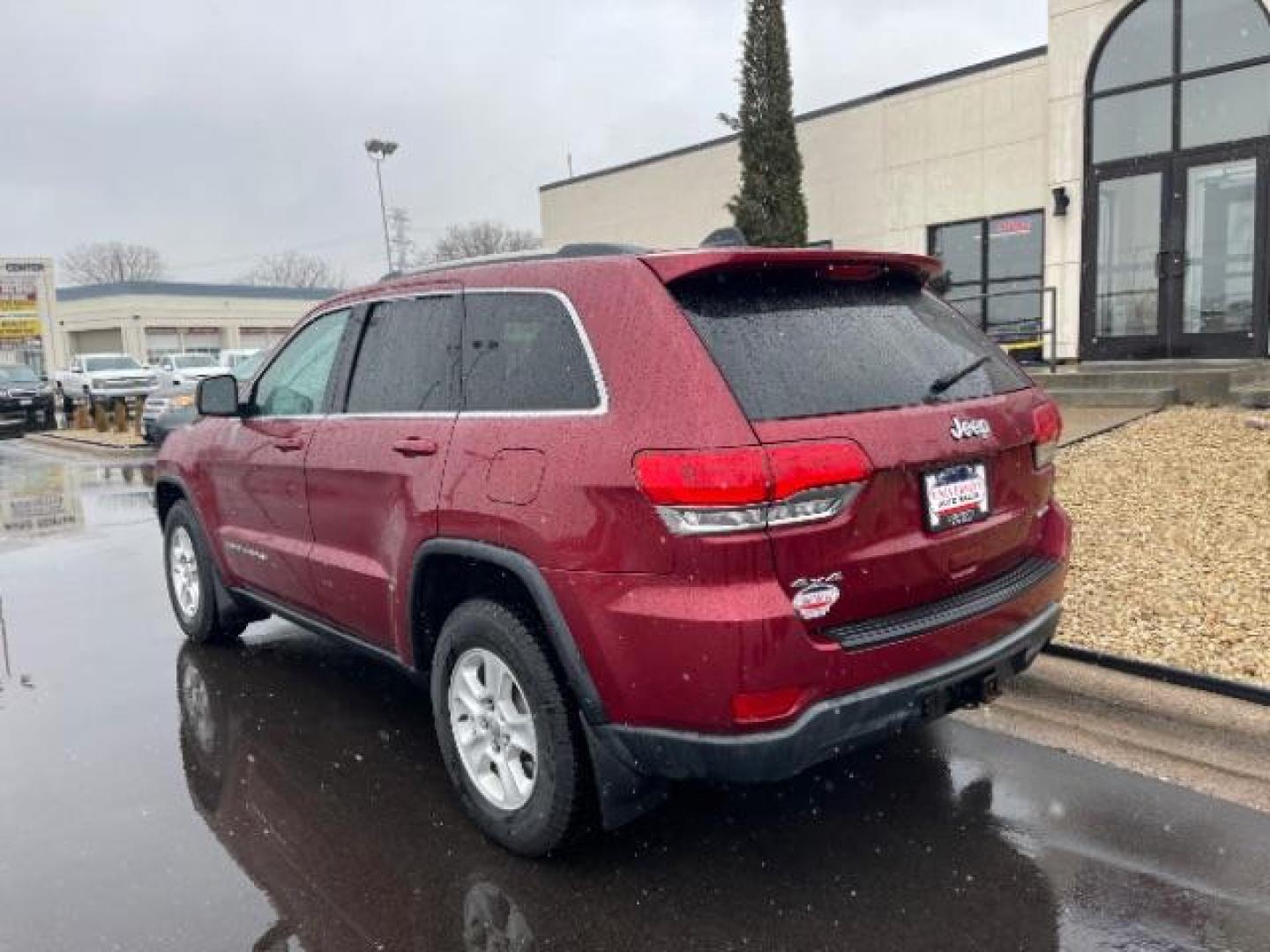 2015 Dp Cherry Red Crystal PC Jeep Grand Cherokee Laredo 4WD (1C4RJFAG2FC) with an 3.6L V6 DOHC 24V engine, 8-Speed Automatic transmission, located at 3301 W Hwy 13, Burnsville, MN, 55337, (952) 460-3200, 44.775333, -93.320808 - Photo#3