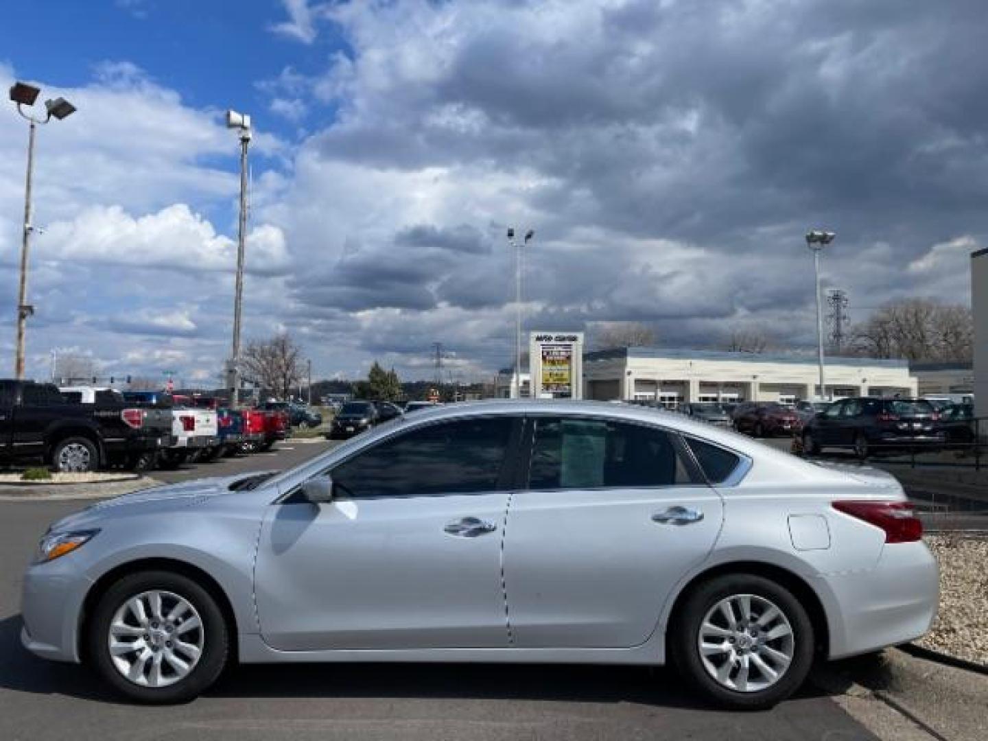 2018 Brilliant Silver Nissan Altima 2.5 S (1N4AL3AP9JC) with an 2.5L L4 DOHC 16V engine, Continuously Variable Transmission transmission, located at 745 S Robert St, St. Paul, MN, 55107, (651) 222-2991, 44.923389, -93.081215 - Photo#3