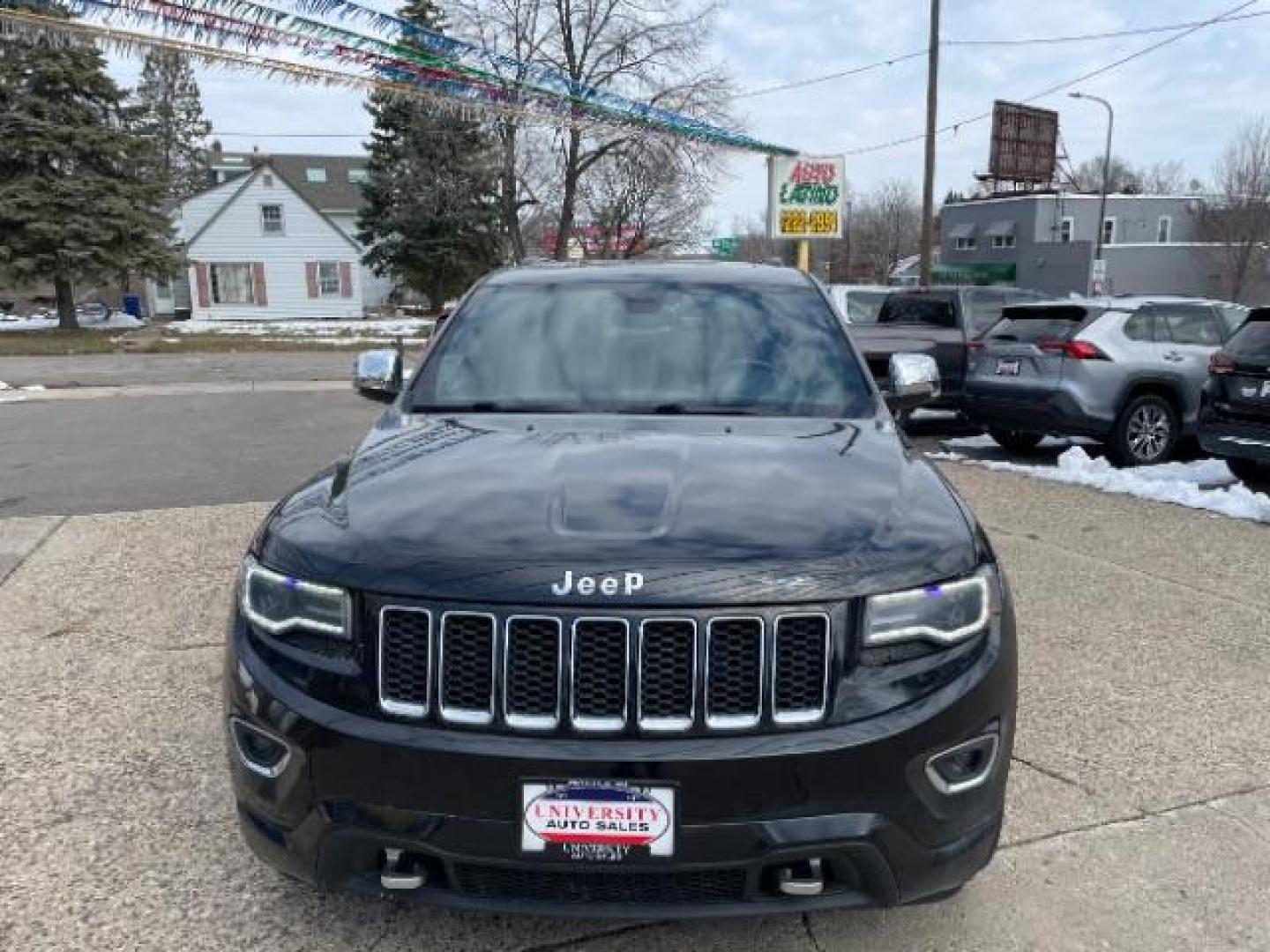 2016 Brilliant Black Crystal Pearl Coat Jeep Grand Cherokee Overland 4WD (1C4RJFCMXGC) with an 3.0L V6 DOHC 24V DIESEL engine, 8-Speed Automatic transmission, located at 3301 W Hwy 13, Burnsville, MN, 55337, (952) 460-3200, 44.775333, -93.320808 - Photo#8