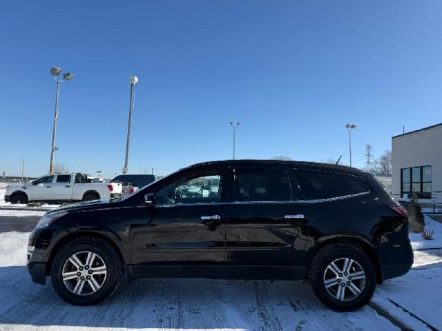 2017 Mosaic Black Metalli Chevrolet Traverse 1LT AWD (1GNKVGKD0HJ) with an 3.6L V6 DOHC 24V engine, 6-Speed Automatic transmission, located at 3301 W Hwy 13, Burnsville, MN, 55337, (952) 460-3200, 44.775333, -93.320808 - Photo#4