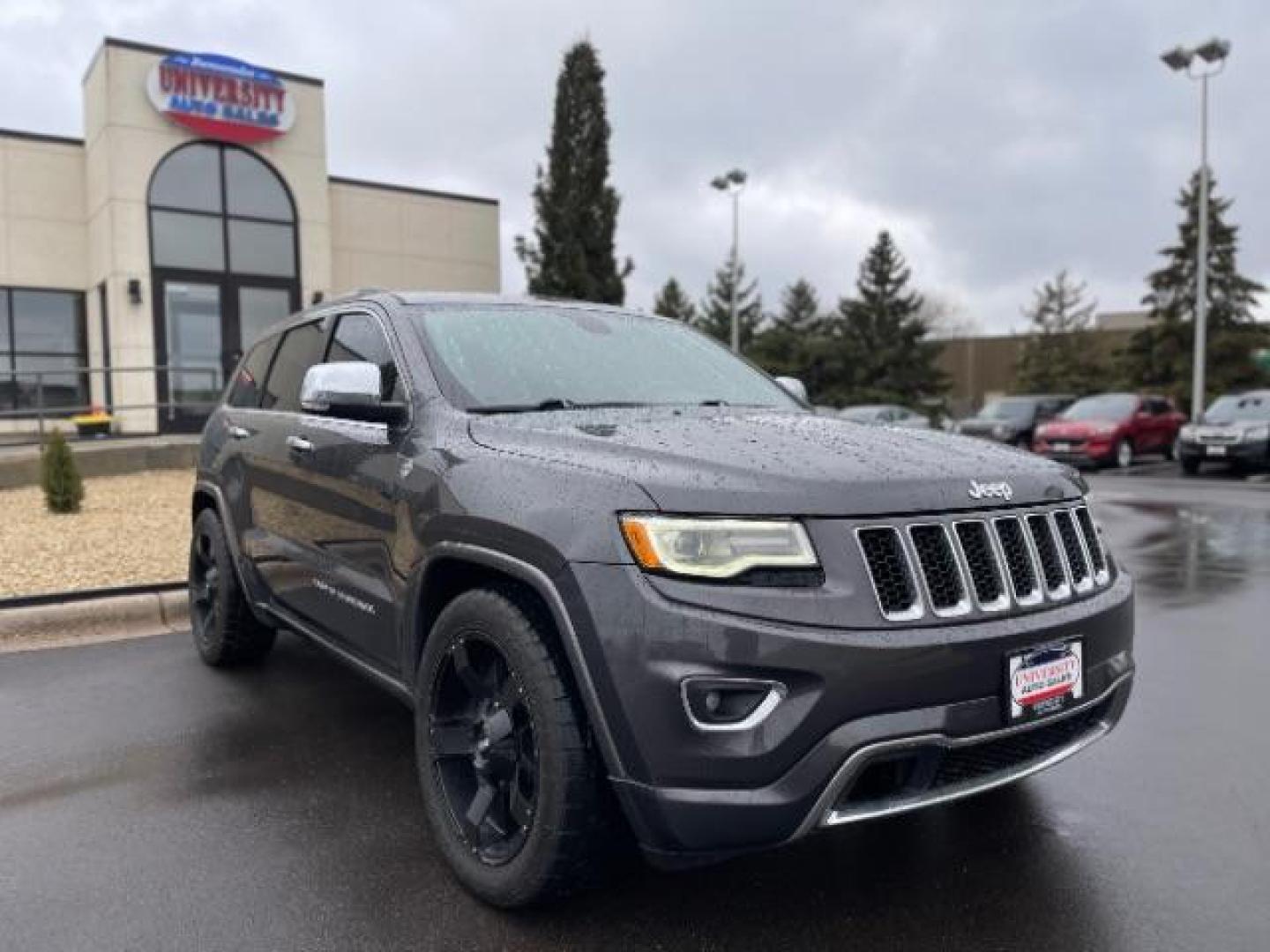 2016 GRAY Jeep Grand Cherokee Overland 4WD (1C4RJFCM4GC) with an 3.0L V6 DOHC 24V DIESEL engine, 8-Speed Automatic transmission, located at 3301 W Hwy 13, Burnsville, MN, 55337, (952) 460-3200, 44.775333, -93.320808 - Photo#0