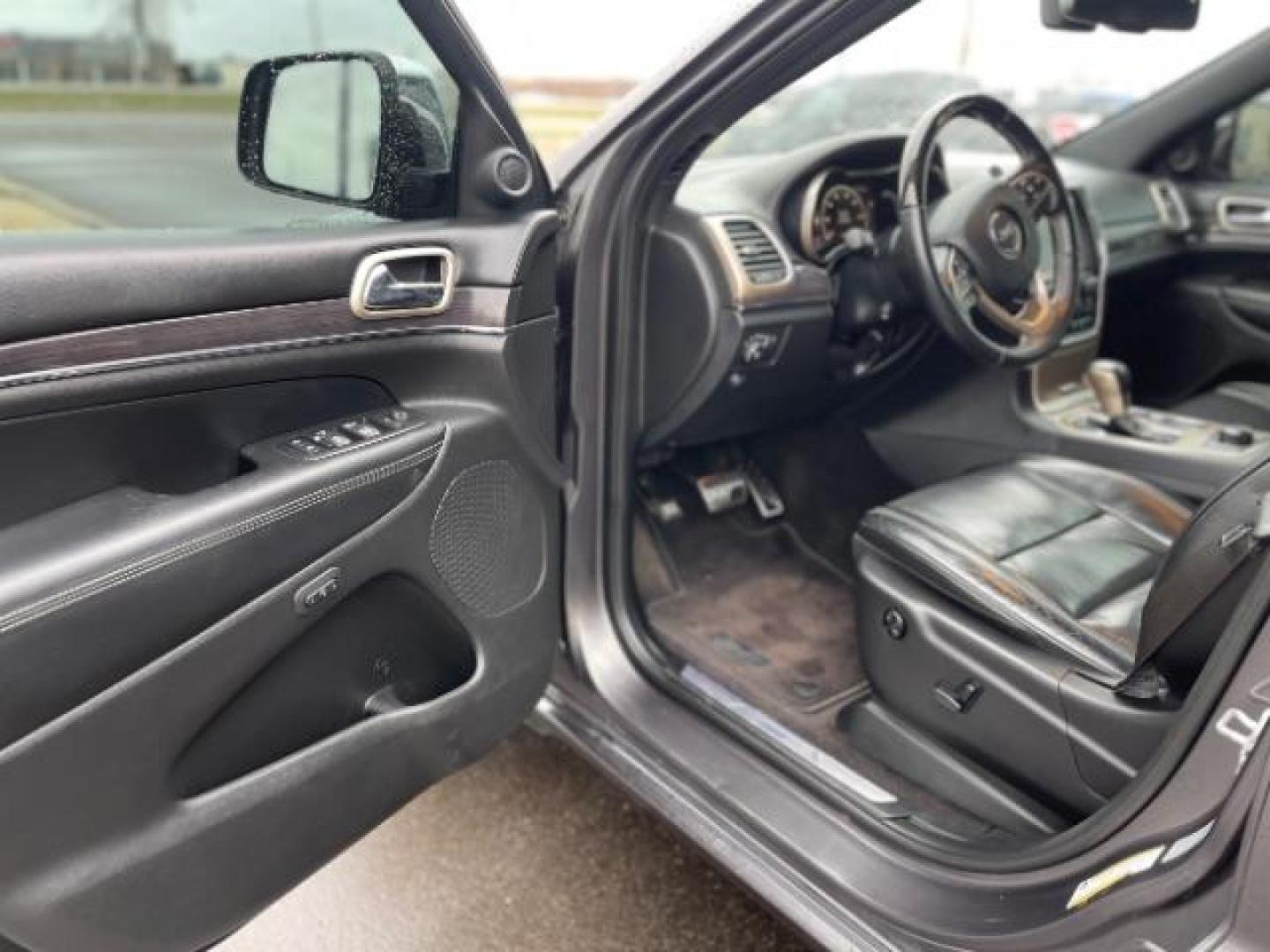 2016 GRAY Jeep Grand Cherokee Overland 4WD (1C4RJFCM4GC) with an 3.0L V6 DOHC 24V DIESEL engine, 8-Speed Automatic transmission, located at 3301 W Hwy 13, Burnsville, MN, 55337, (952) 460-3200, 44.775333, -93.320808 - Photo#15