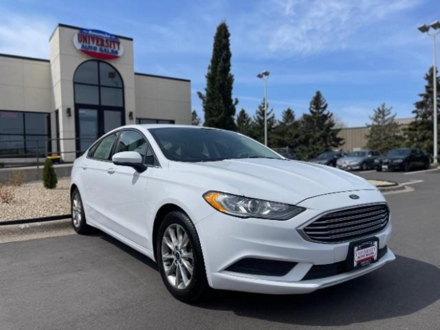 2017 Oxford White Clearcoat Ford Fusion SE (3FA6P0H78HR) with an 2.5L L4 DOHC 16V engine, 6-Speed Automatic transmission, located at 3301 W Hwy 13, Burnsville, MN, 55337, (952) 460-3200, 44.775333, -93.320808 - Photo#0