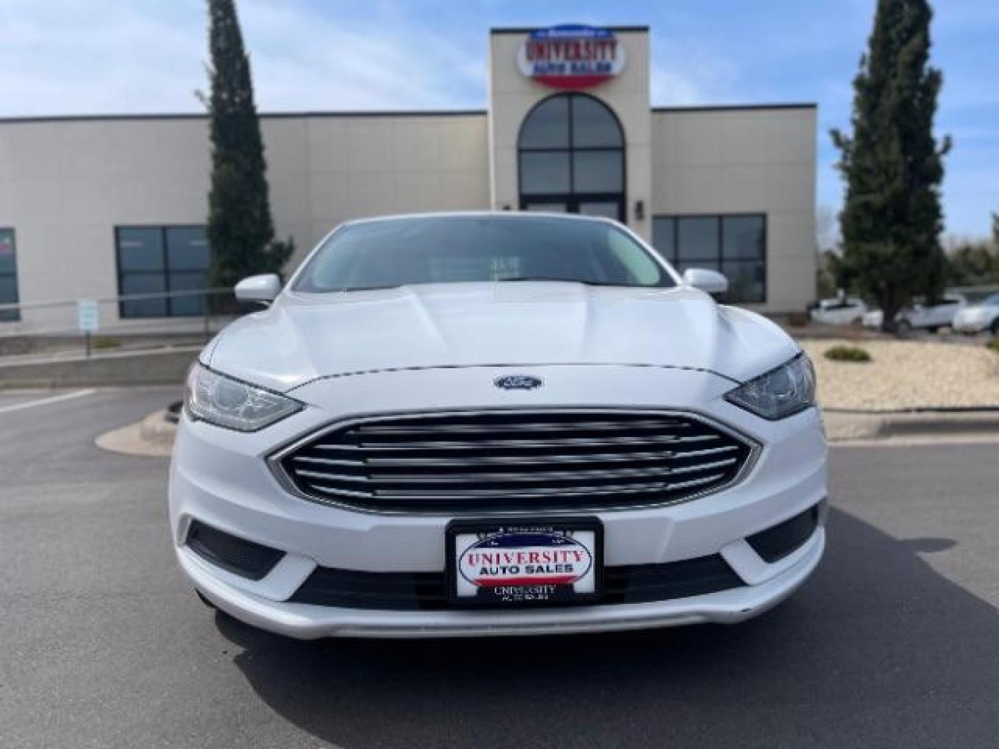 2017 Oxford White Clearcoat Ford Fusion SE (3FA6P0H78HR) with an 2.5L L4 DOHC 16V engine, 6-Speed Automatic transmission, located at 3301 W Hwy 13, Burnsville, MN, 55337, (952) 460-3200, 44.775333, -93.320808 - Photo#5