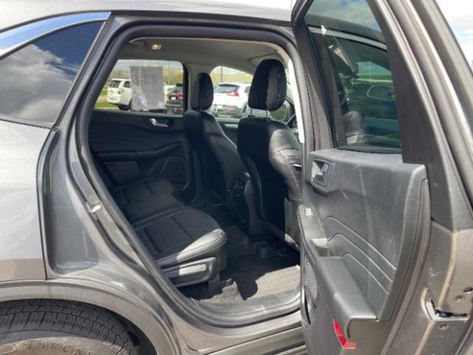 2022 Carbonized Gray Metallic Ford Escape Hybrid SEL AWD (1FMCU9CZ6NU) with an 2.5L L4 DOHC 16V HYBRID engine, 6-Speed Automatic transmission, located at 3301 W Hwy 13, Burnsville, MN, 55337, (952) 460-3200, 44.775333, -93.320808 - Photo #17