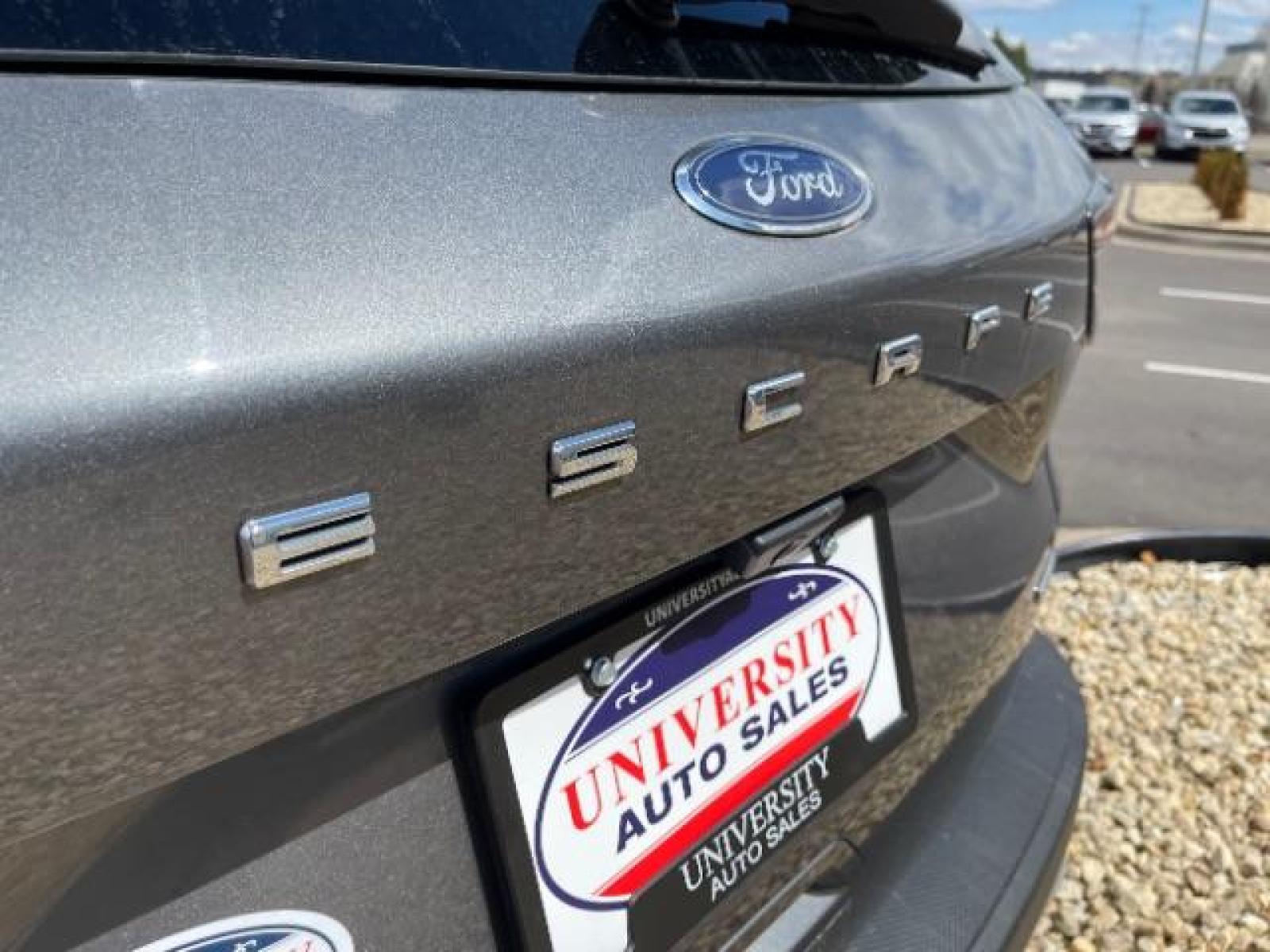 2022 Carbonized Gray Metallic Ford Escape Hybrid SEL AWD (1FMCU9CZ6NU) with an 2.5L L4 DOHC 16V HYBRID engine, 6-Speed Automatic transmission, located at 3301 W Hwy 13, Burnsville, MN, 55337, (952) 460-3200, 44.775333, -93.320808 - Photo #20