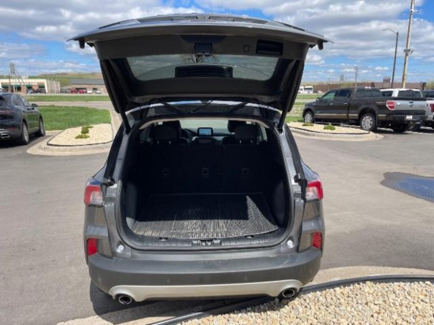 2022 Carbonized Gray Metallic Ford Escape Hybrid SEL AWD (1FMCU9CZ6NU) with an 2.5L L4 DOHC 16V HYBRID engine, 6-Speed Automatic transmission, located at 3301 W Hwy 13, Burnsville, MN, 55337, (952) 460-3200, 44.775333, -93.320808 - Photo#21