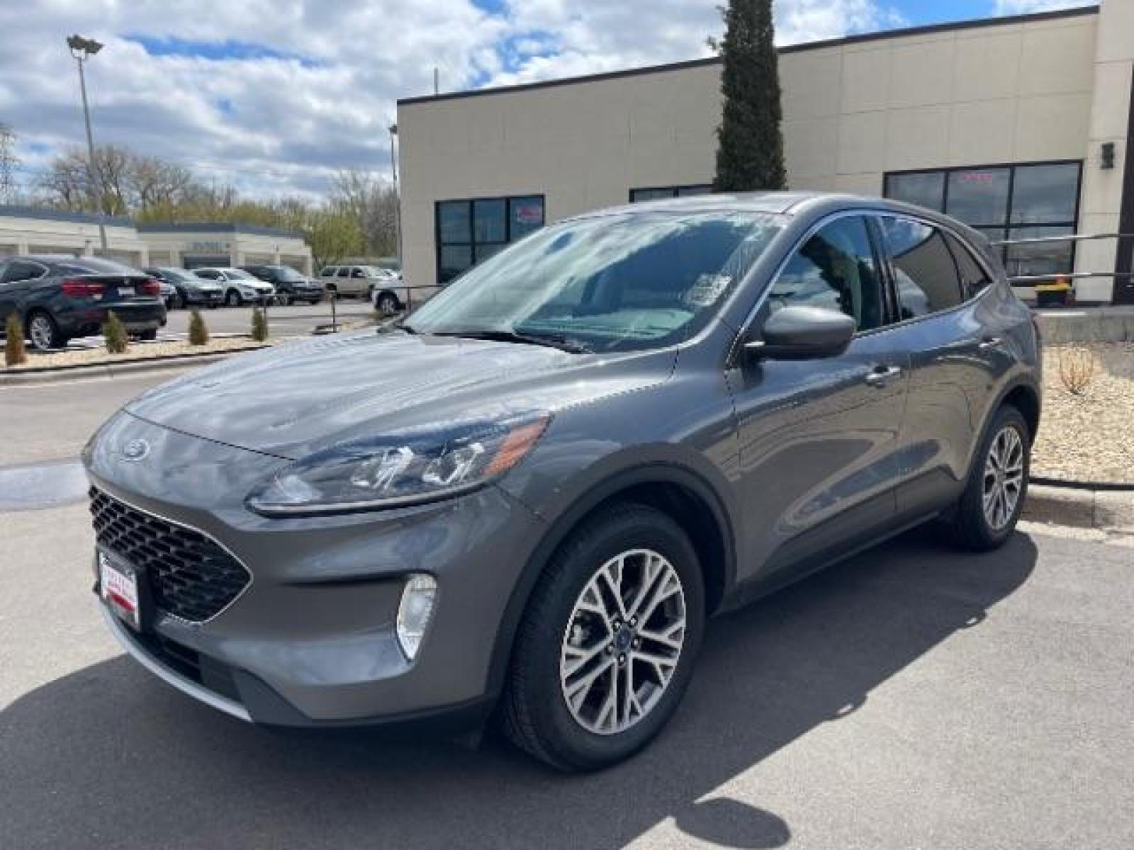 2022 Carbonized Gray Metallic Ford Escape Hybrid SEL AWD (1FMCU9CZ6NU) with an 2.5L L4 DOHC 16V HYBRID engine, 6-Speed Automatic transmission, located at 3301 W Hwy 13, Burnsville, MN, 55337, (952) 460-3200, 44.775333, -93.320808 - Photo #3
