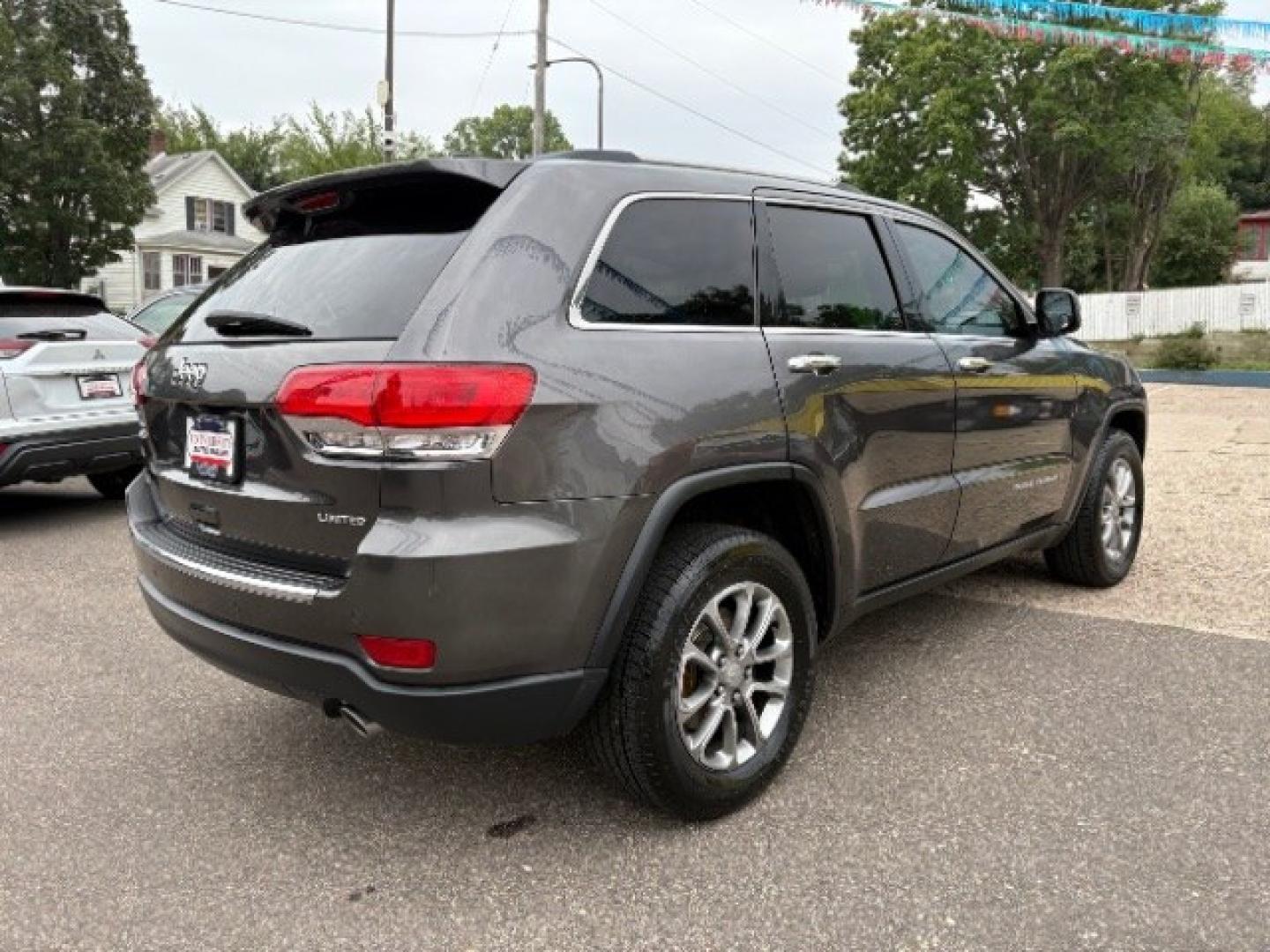 2014 Maximum Steel Metall Jeep Grand Cherokee Limited 4WD (1C4RJFBG0EC) with an 3.6L V6 DOHC 24V engine, 5-Speed Automatic transmission, located at 745 S Robert St, St. Paul, MN, 55107, (651) 222-2991, 44.923389, -93.081215- Photo#6