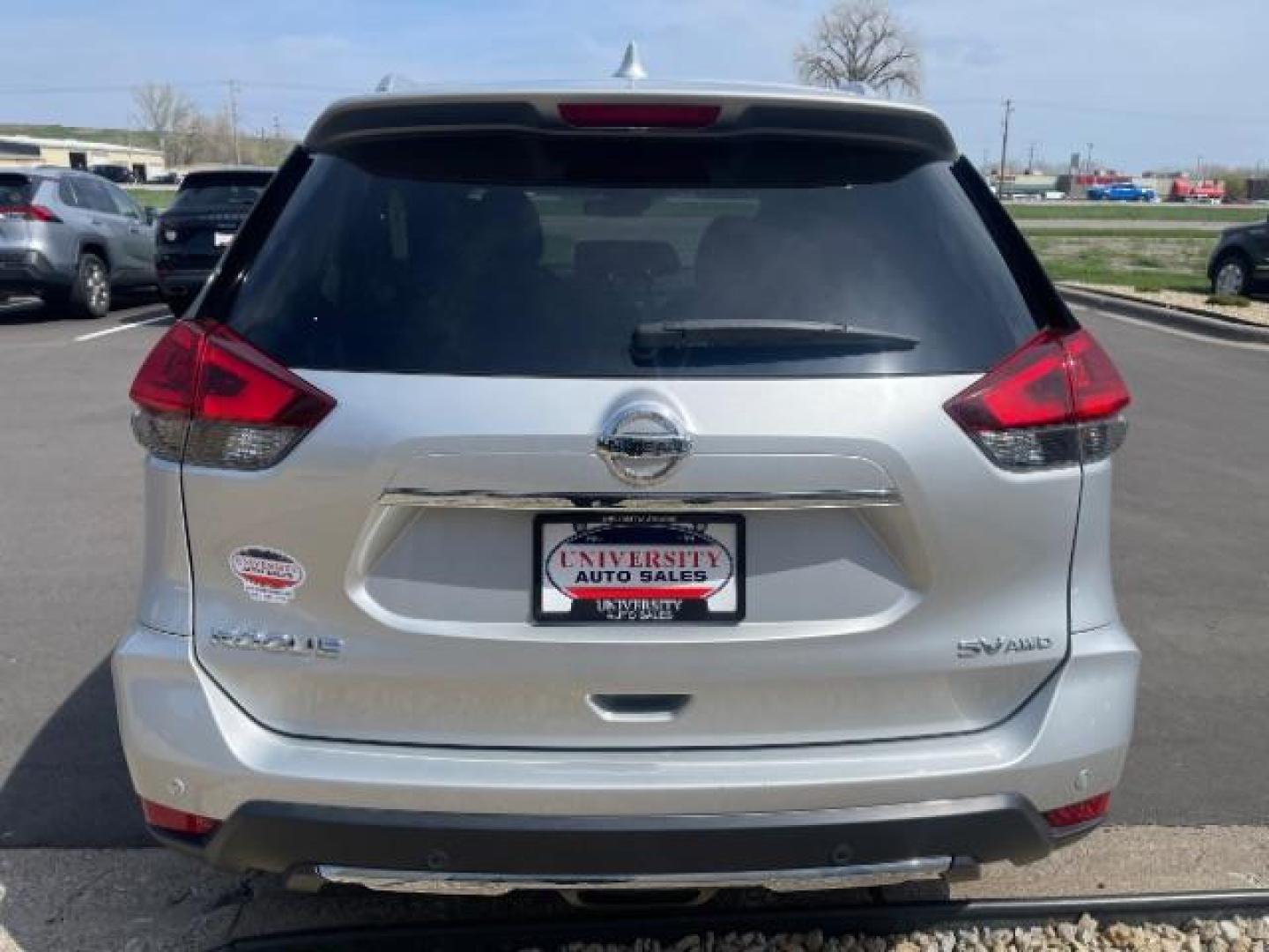 2020 Gun Metallic Nissan Rogue SV AWD (JN8AT2MV9LW) with an 2.5L L4 DOHC 16V engine, Continuously Variable Transmission transmission, located at 745 S Robert St, St. Paul, MN, 55107, (651) 222-2991, 44.923389, -93.081215 - Photo#5