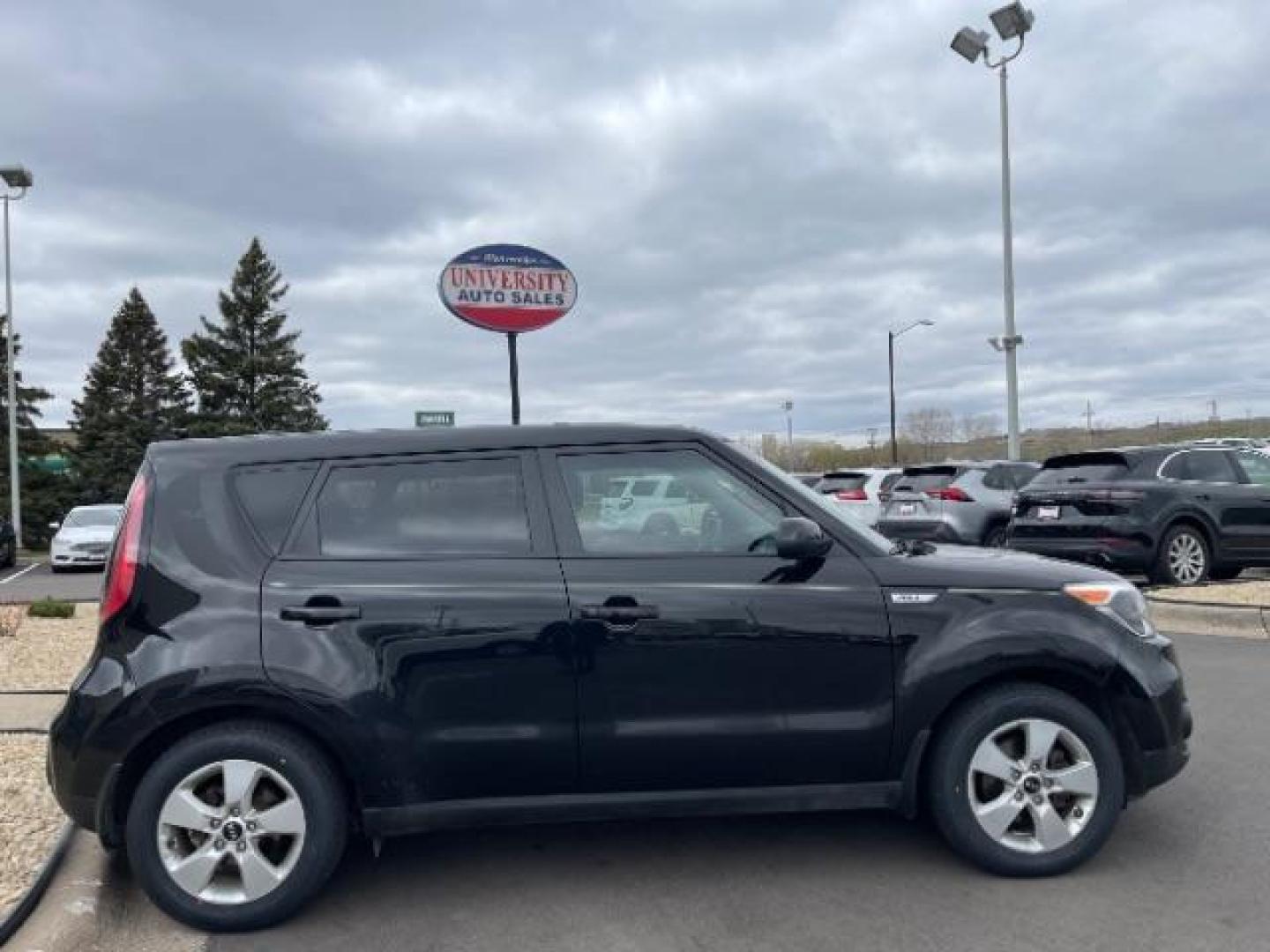 2019 Shadow Black Kia Soul Base 6M (KNDJN2A22K7) with an 1.6L L4 DOHC 16V engine, 6-Speed Manual transmission, located at 745 S Robert St, St. Paul, MN, 55107, (651) 222-2991, 44.923389, -93.081215 - Photo#8