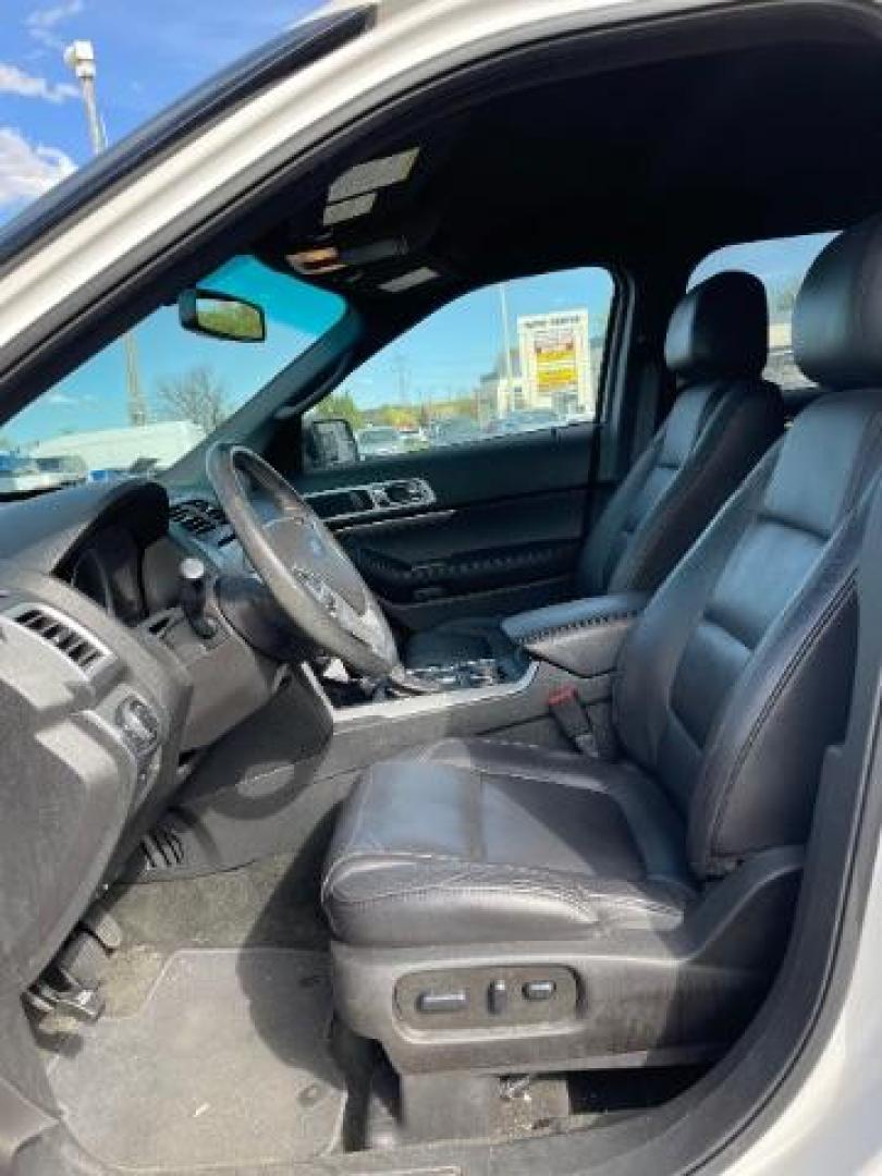 2015 White Platinum Metallic Tri-coat Ford Explorer XLT 4WD (1FM5K8D84FG) with an 3.5L V6 DOHC 24V engine, 6-Speed Automatic transmission, located at 3301 W Hwy 13, Burnsville, MN, 55337, (952) 460-3200, 44.775333, -93.320808 - Photo#11