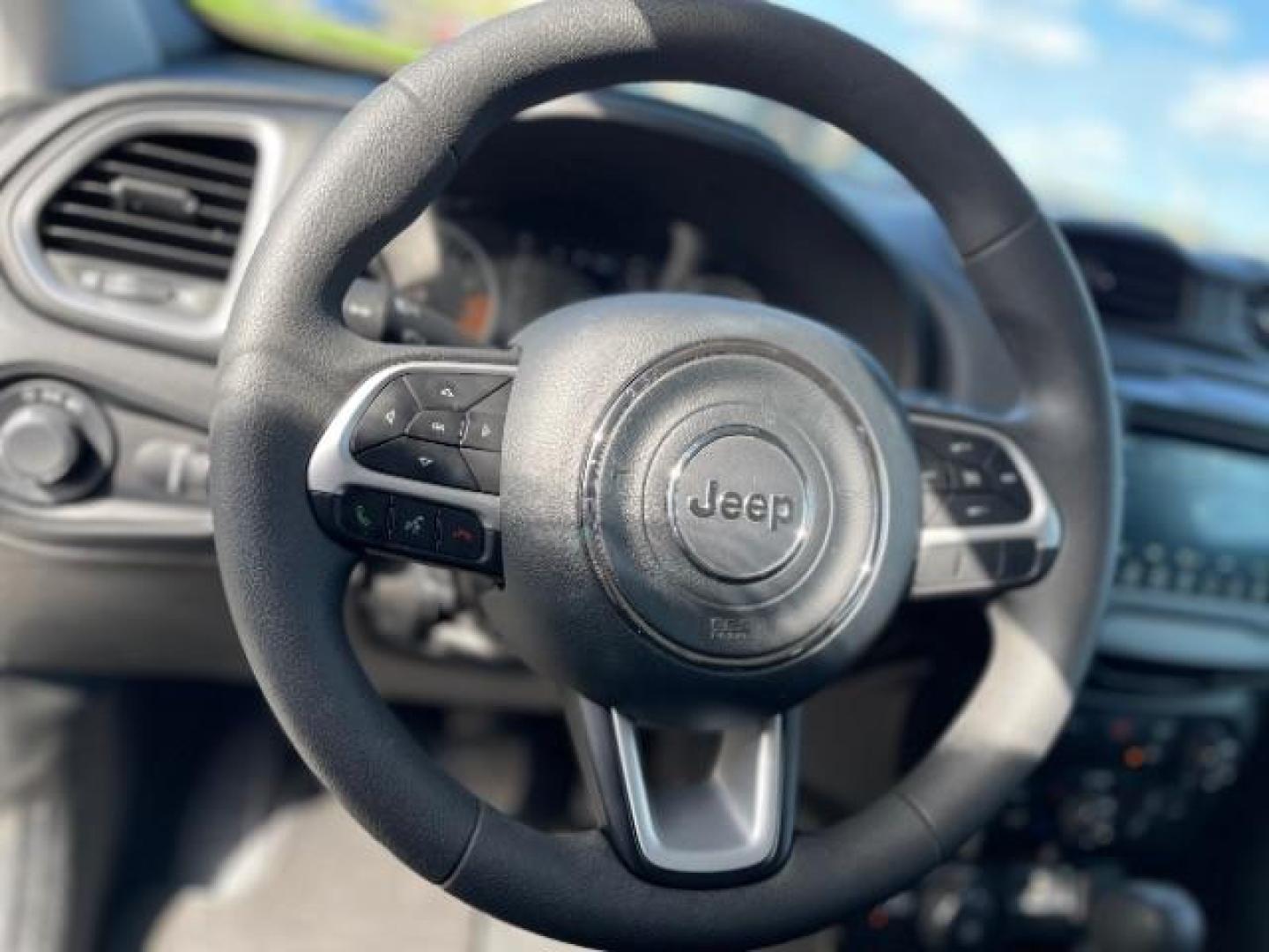 2021 Alpine White Clear Coat Jeep Renegade SPORT UTILITY 4-DR (ZACNJDAB6MP) with an 2.4L L4 DOHC 16V engine, 6-Speed Manual transmission, located at 3301 W Hwy 13, Burnsville, MN, 55337, (952) 460-3200, 44.775333, -93.320808 - Photo#10