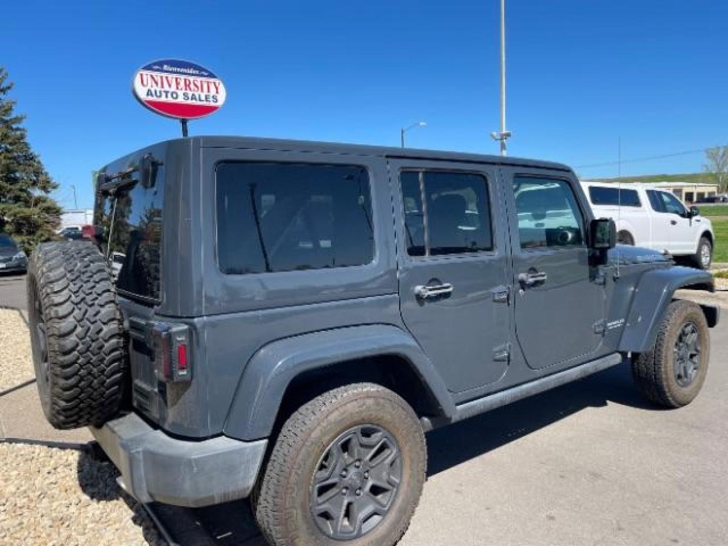 2017 Granite Crystal Metallic Clear Coat Jeep Wrangler Unlimited Rubicon 4WD (1C4HJWFG5HL) with an 3.6L V6 DOHC 24V FFV engine, located at 745 S Robert St, St. Paul, MN, 55107, (651) 222-2991, 44.923389, -93.081215 - Photo#7