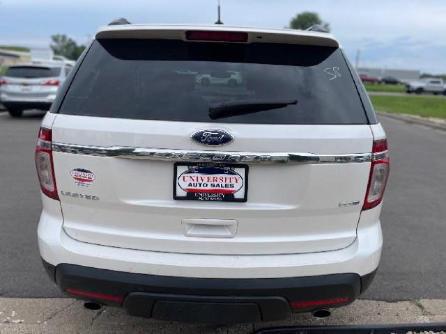 2015 White Platinum Metallic Tri-coat Ford Explorer SPORT UTILITY 4-DR (1FM5K8F82FG) with an 3.5L V6 DOHC 24V engine, 6-Speed Automatic transmission, located at 745 S Robert St, St. Paul, MN, 55107, (651) 222-2991, 44.923389, -93.081215 - Photo#6